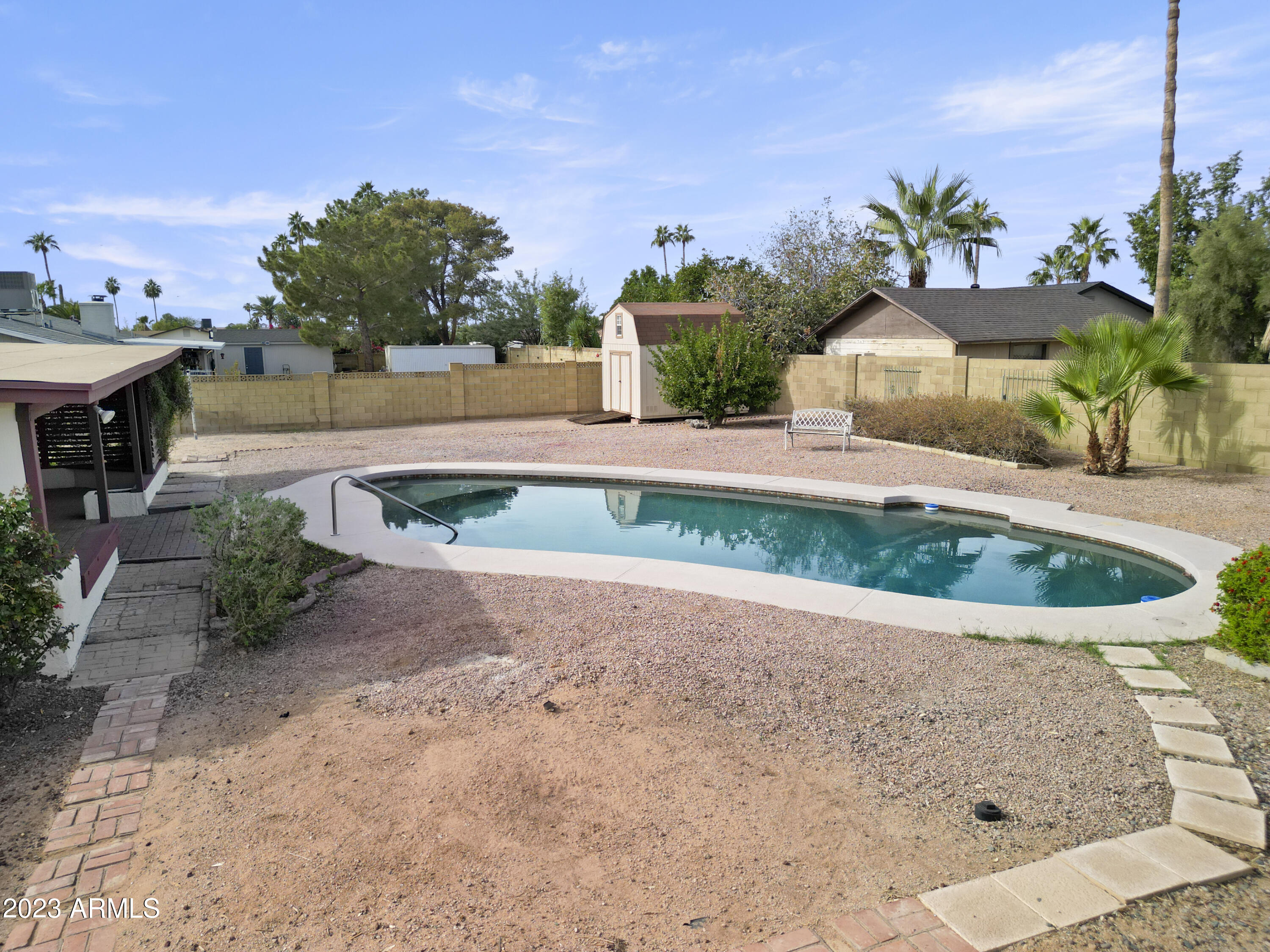 6330 E HILLVIEW Street