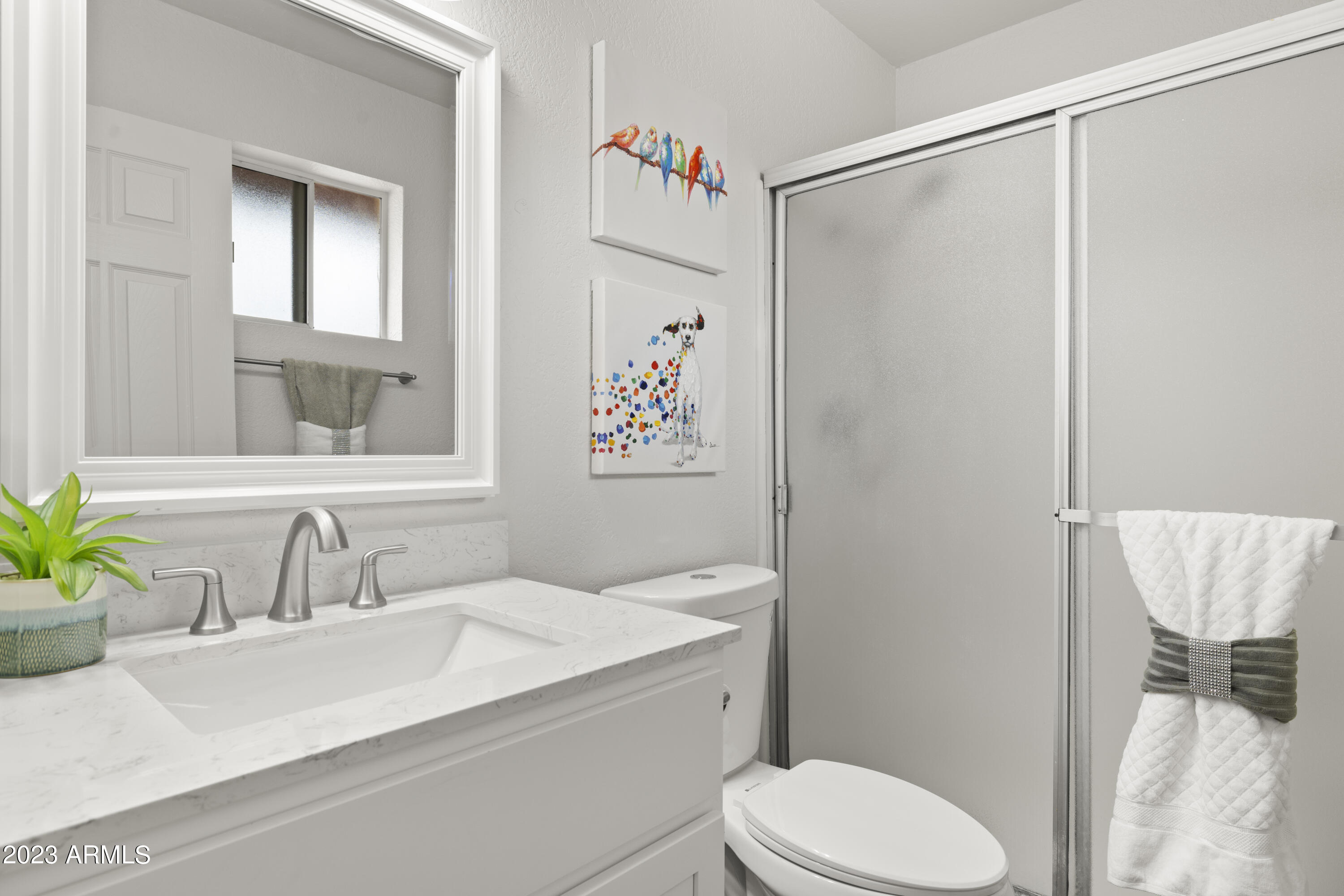 6330 E HILLVIEW Street