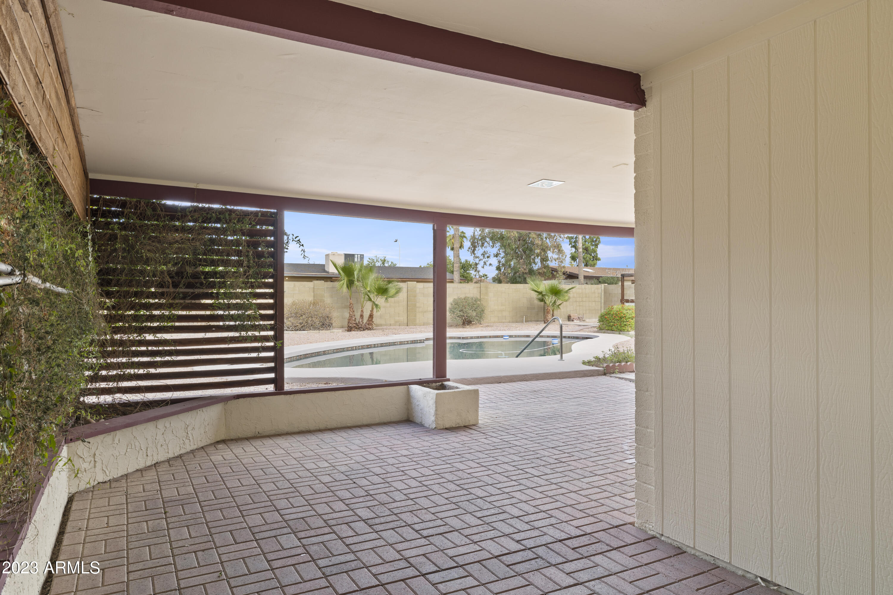 6330 E HILLVIEW Street