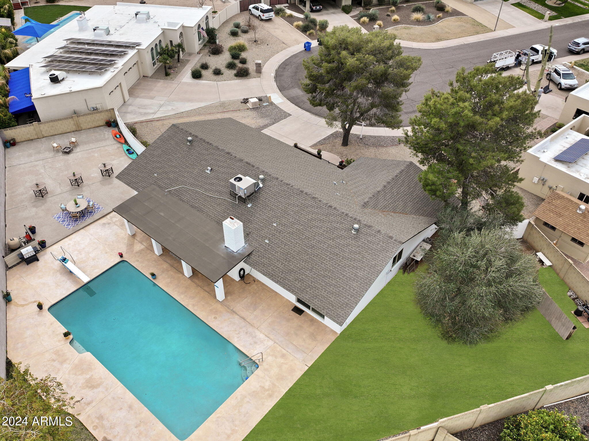 336 E VOLTAIRE Avenue