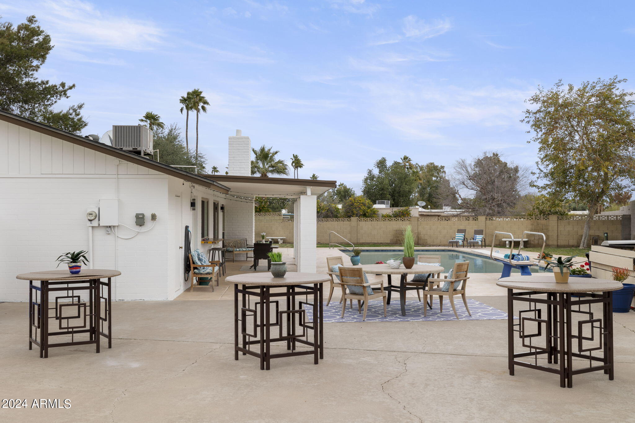 336 E VOLTAIRE Avenue