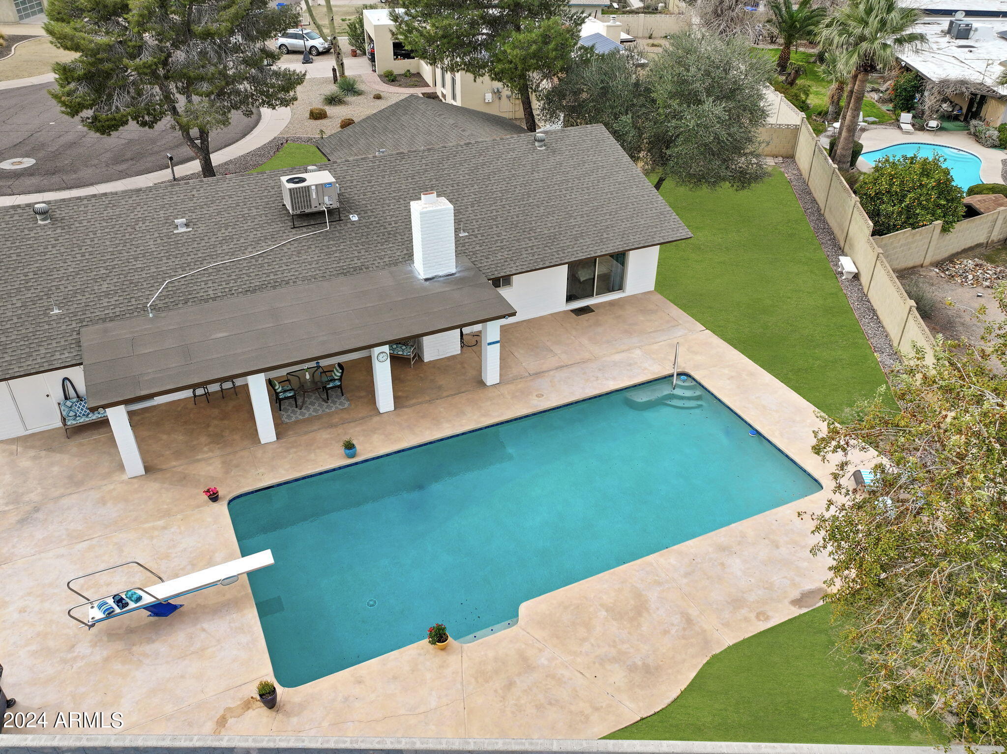336 E VOLTAIRE Avenue