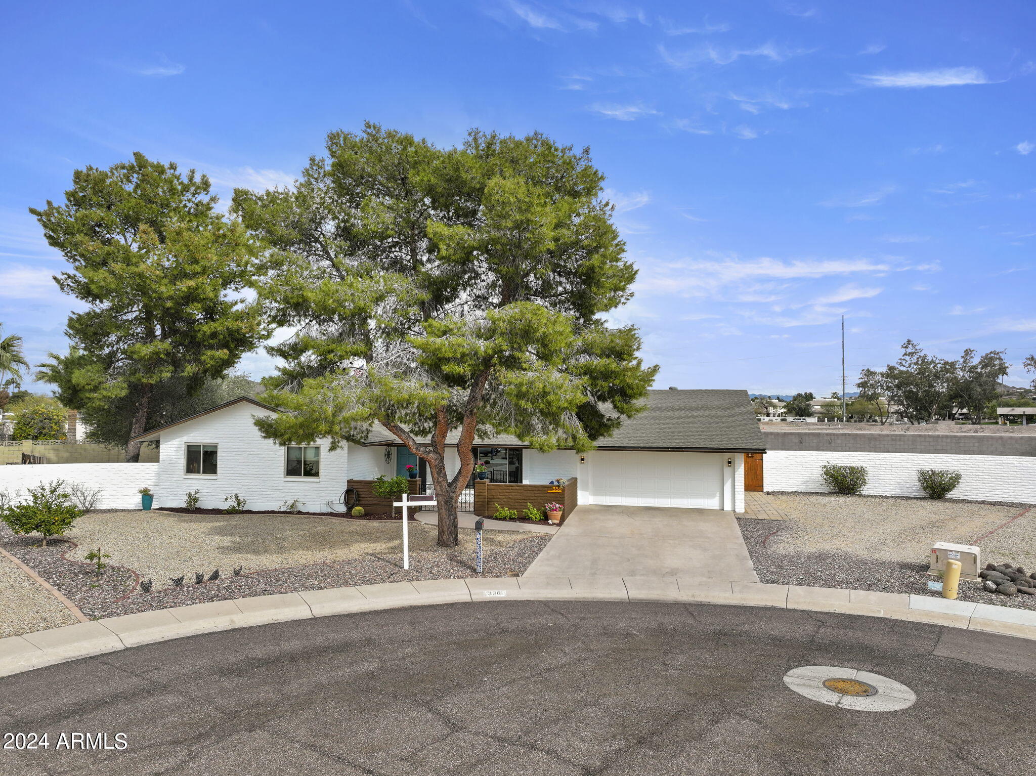 336 E VOLTAIRE Avenue