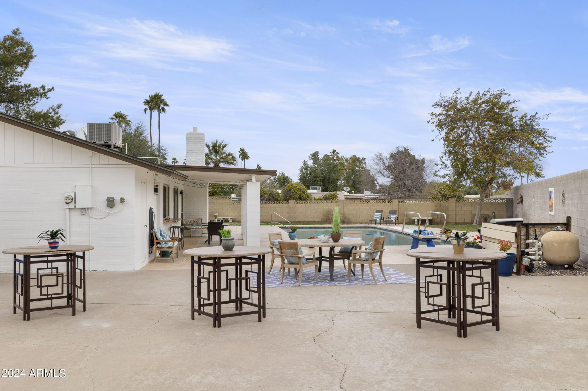 336 E VOLTAIRE Avenue