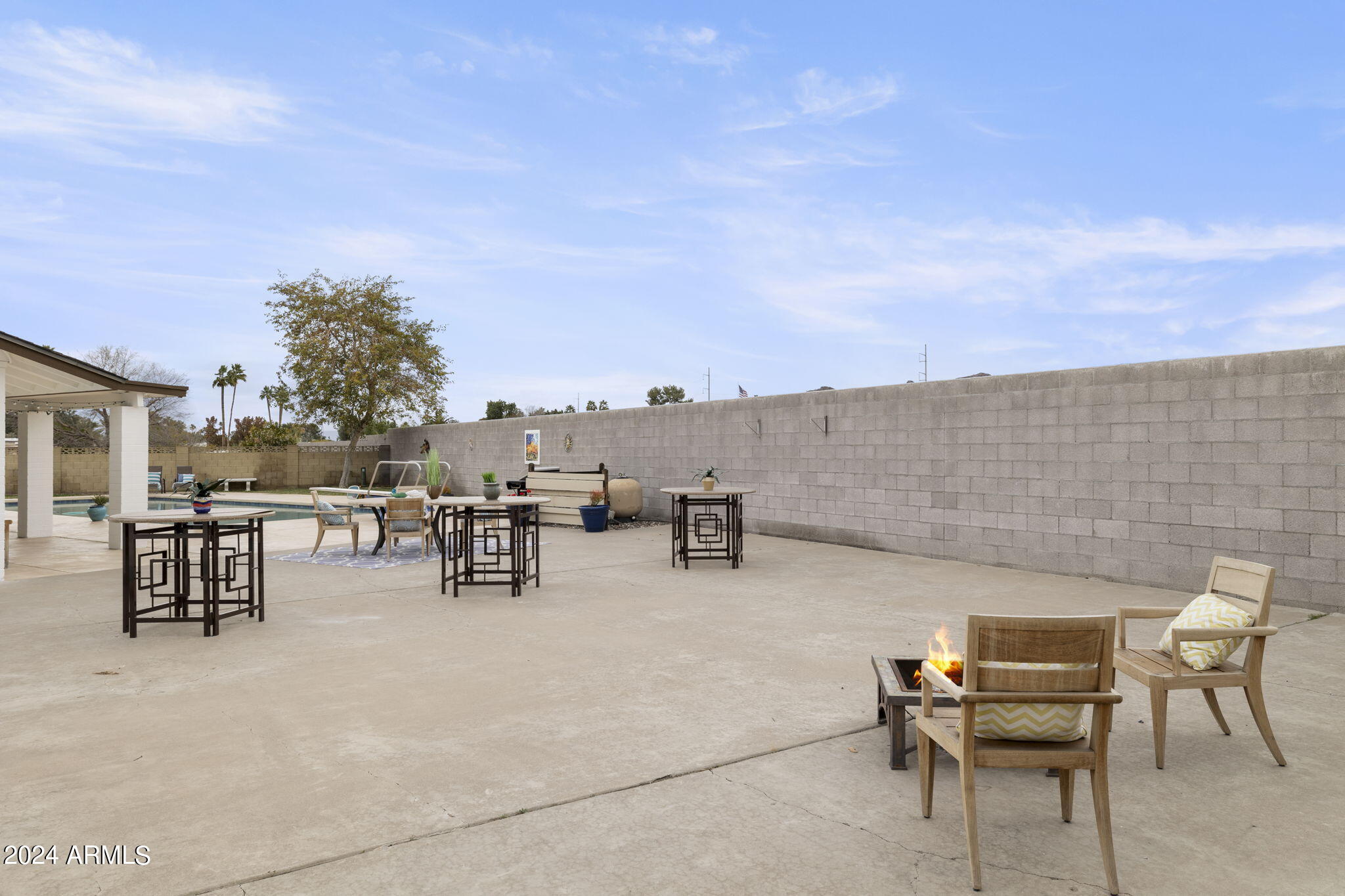 336 E VOLTAIRE Avenue