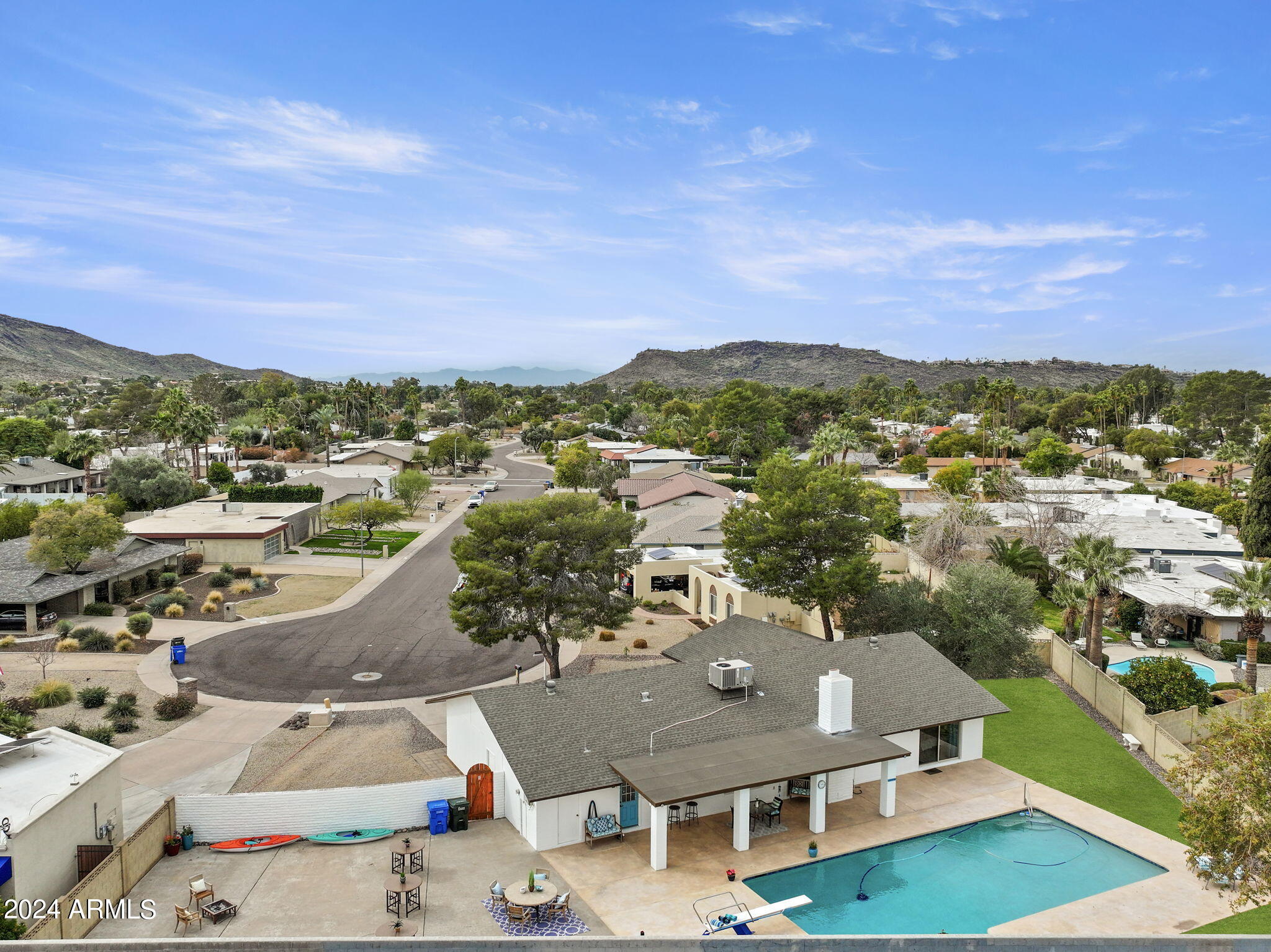 336 E VOLTAIRE Avenue