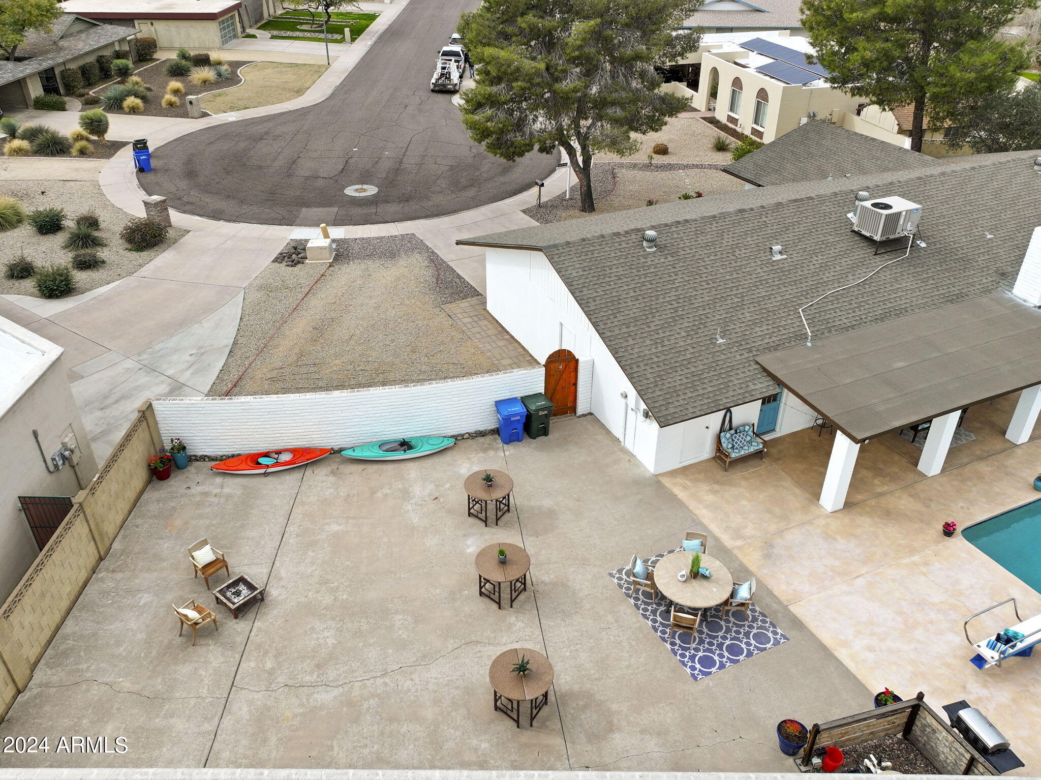 336 E VOLTAIRE Avenue