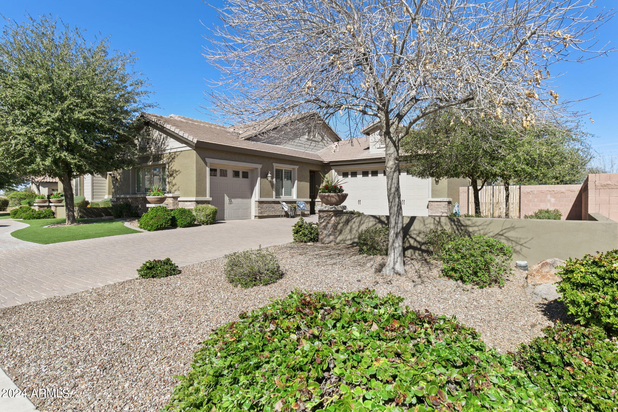 21966 E PICKETT Court