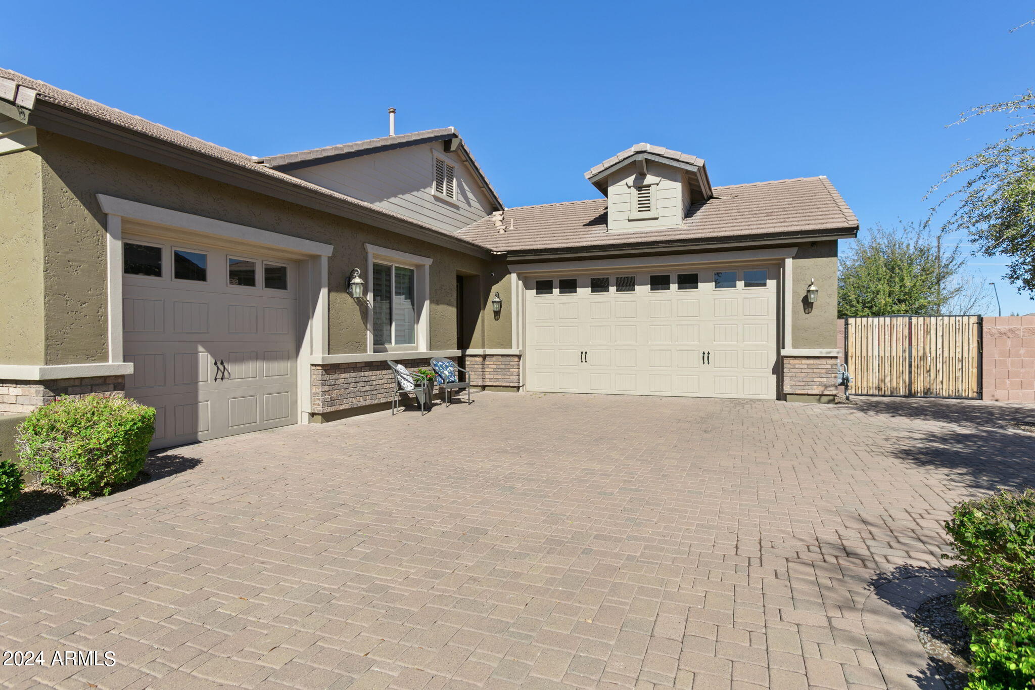 21966 E PICKETT Court