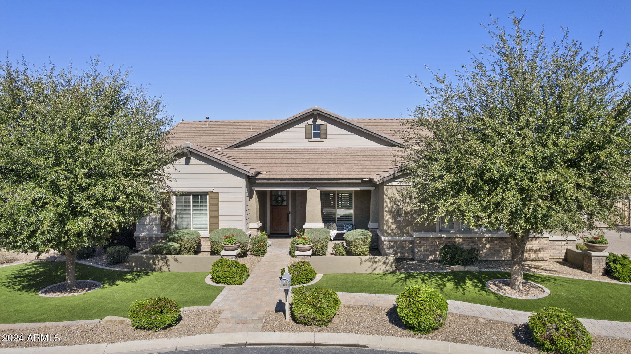 21966 E PICKETT Court