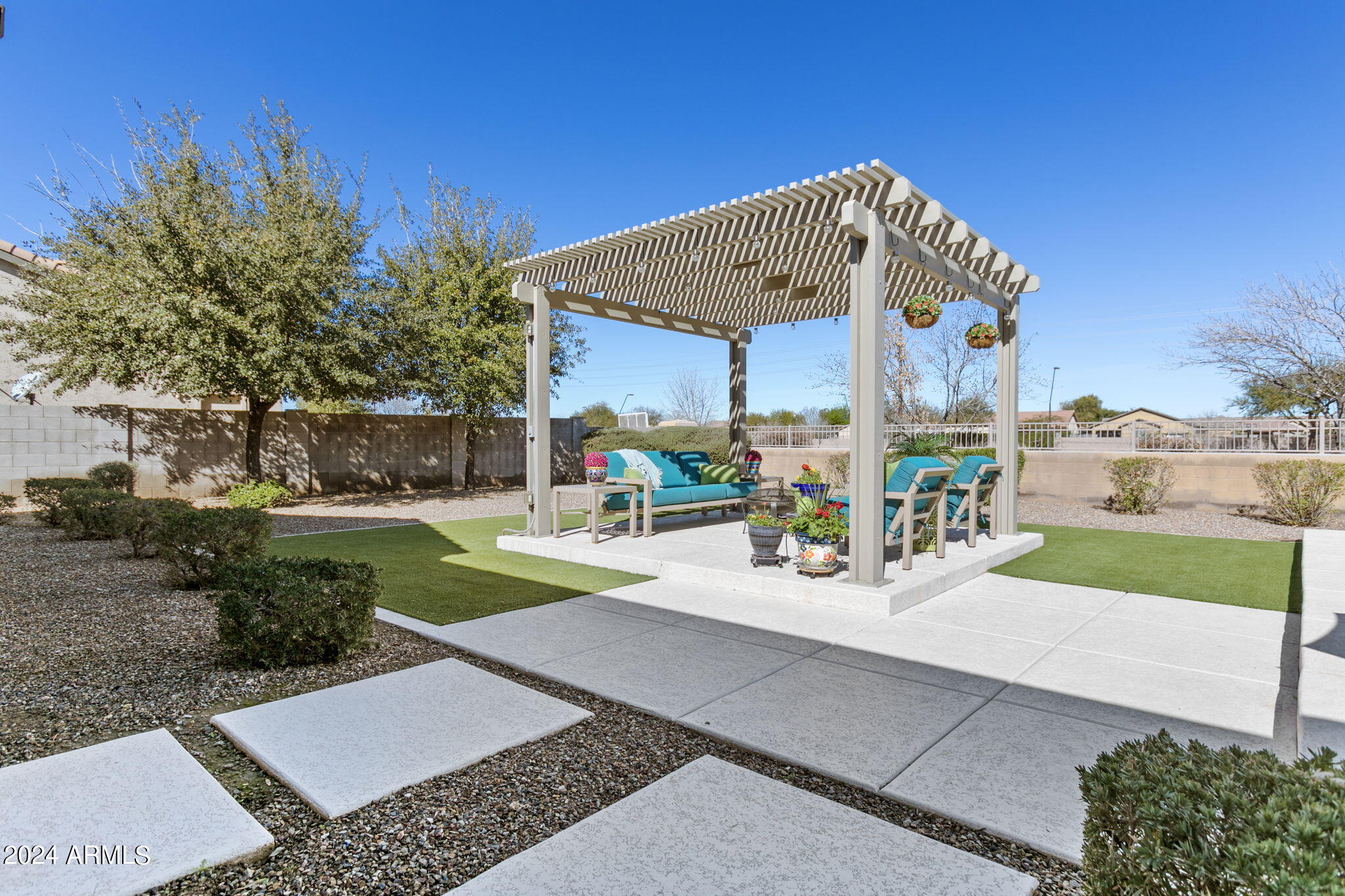 21966 E PICKETT Court