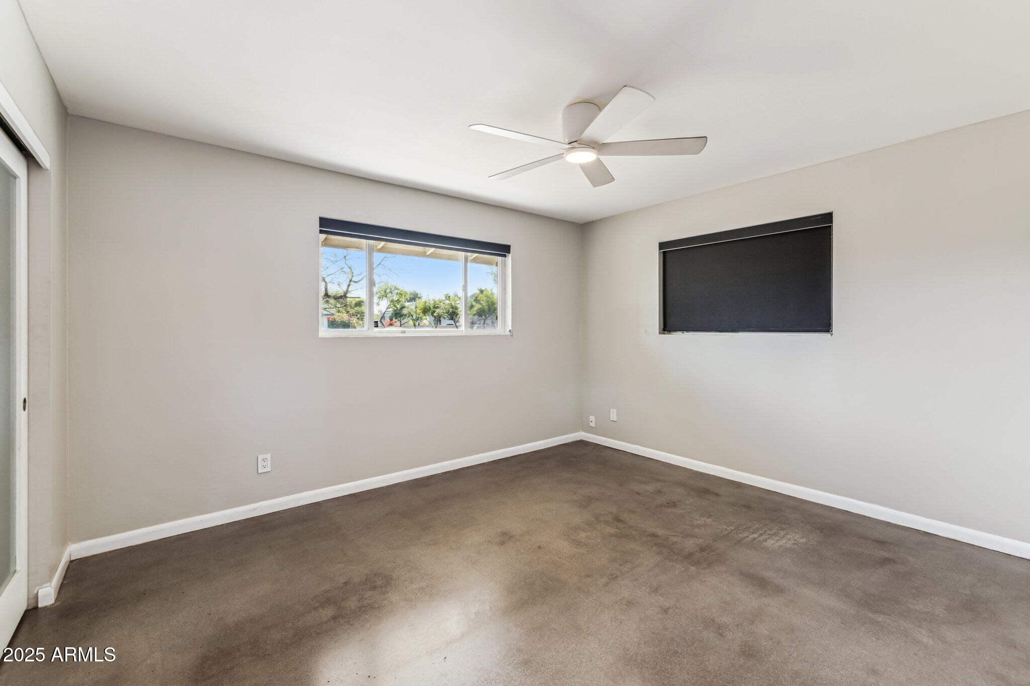 1402 E ROYAL PALM Road