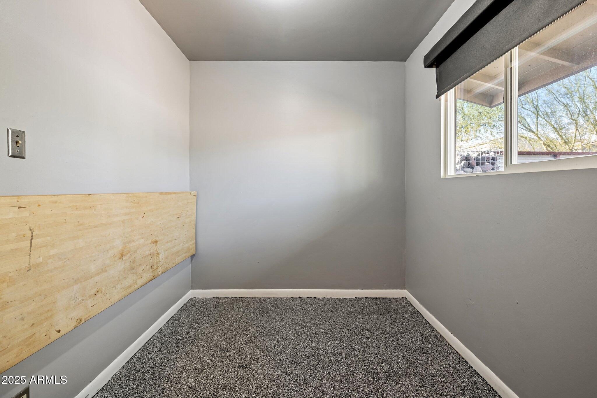 1402 E ROYAL PALM Road