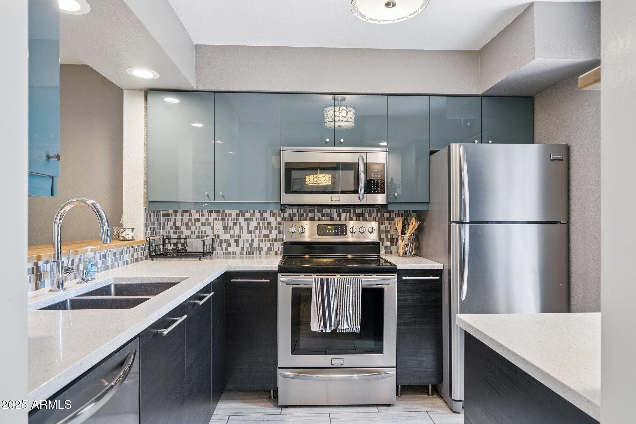 5207 N 24TH Street, 102