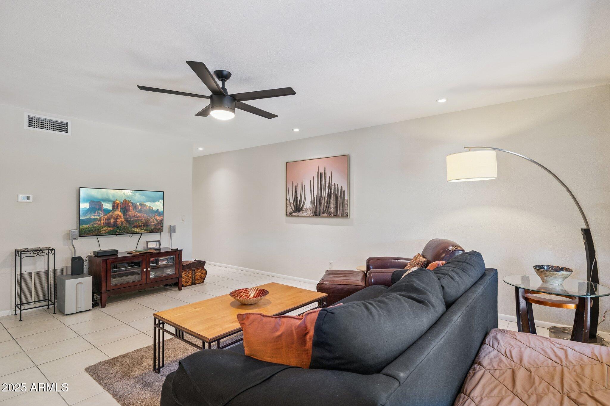 5207 N 24TH Street, 102