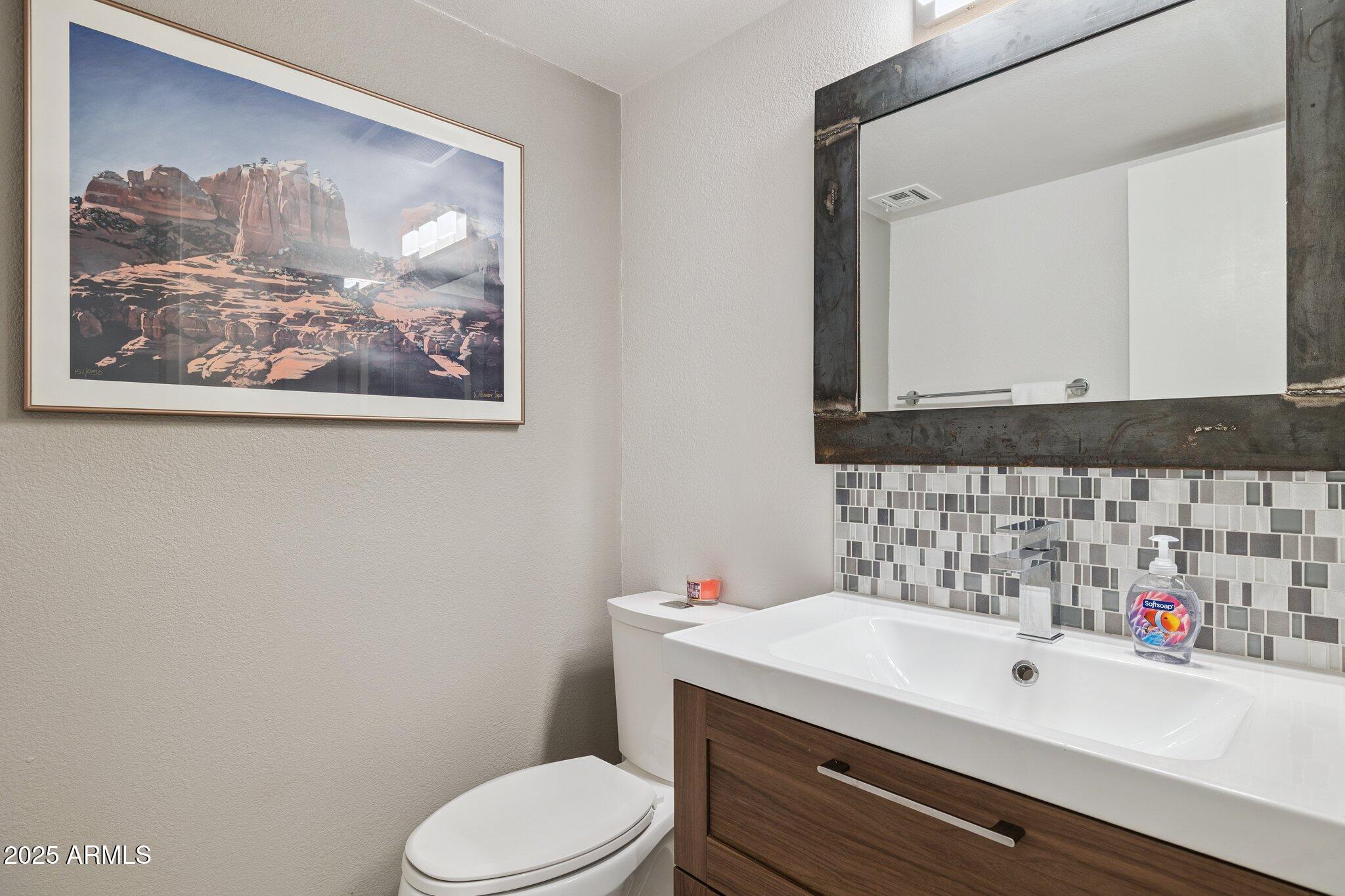 5207 N 24TH Street, 102