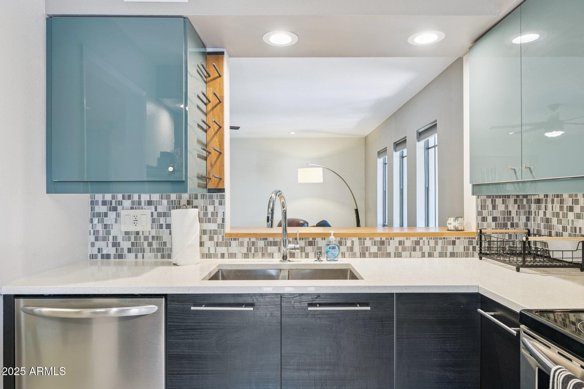 5207 N 24TH Street, 102