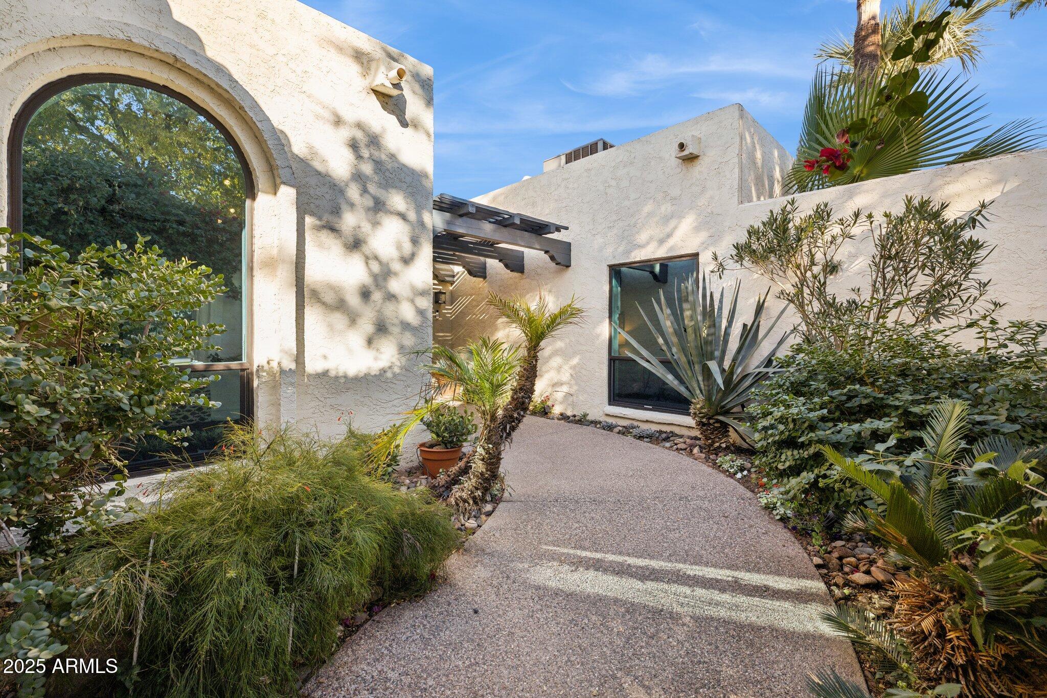 5351 N QUESTA TIERRA Drive