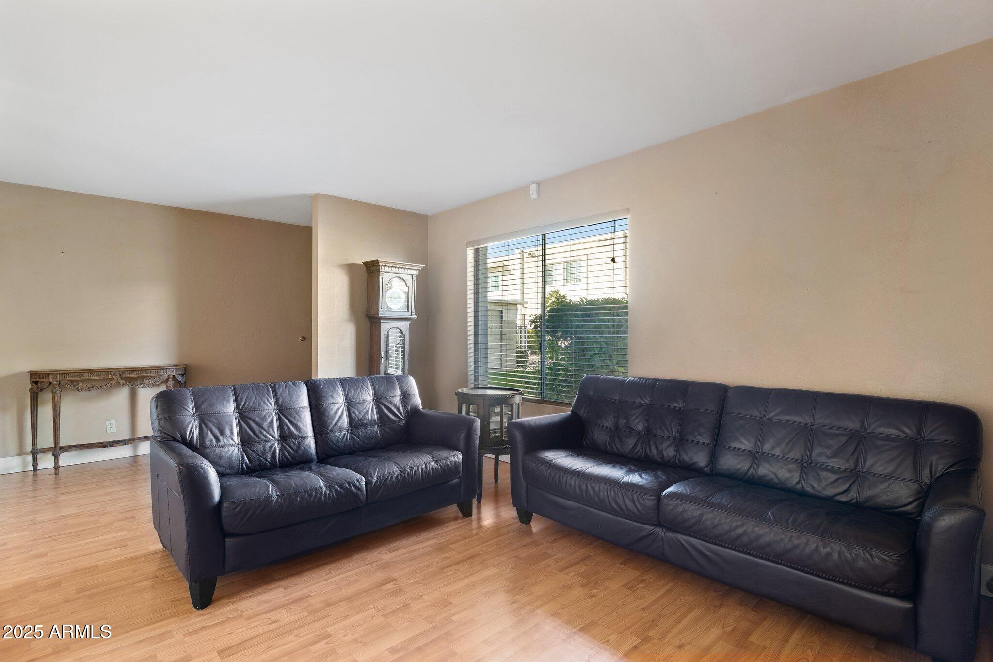 610 E MONTEBELLO Avenue 41