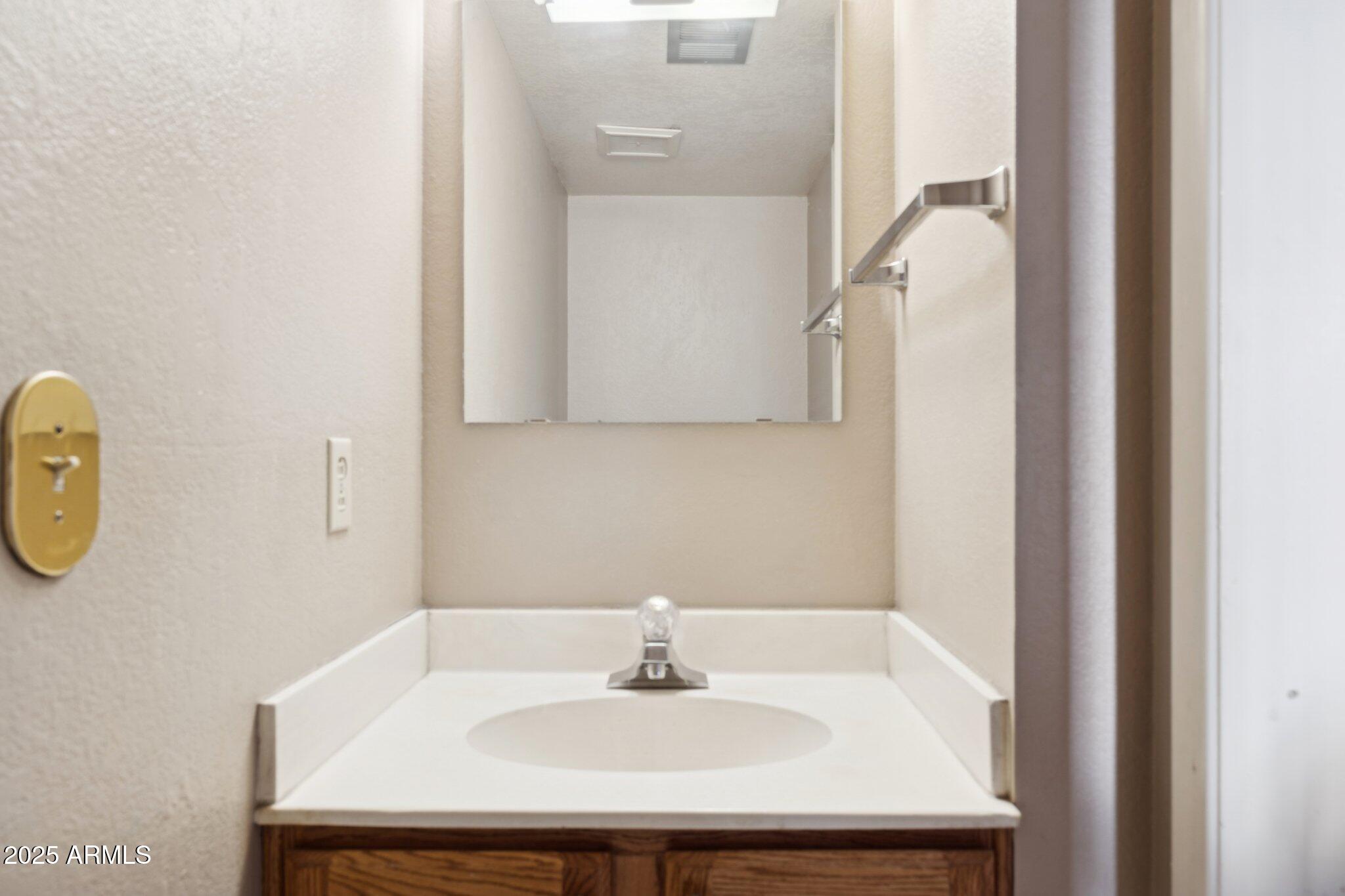 610 E MONTEBELLO Avenue 41