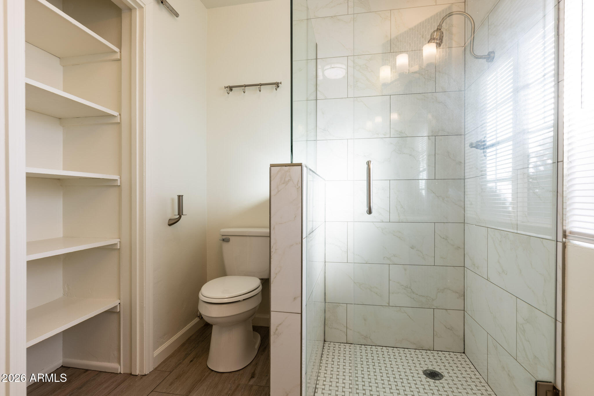 8322 E WILSHIRE Drive