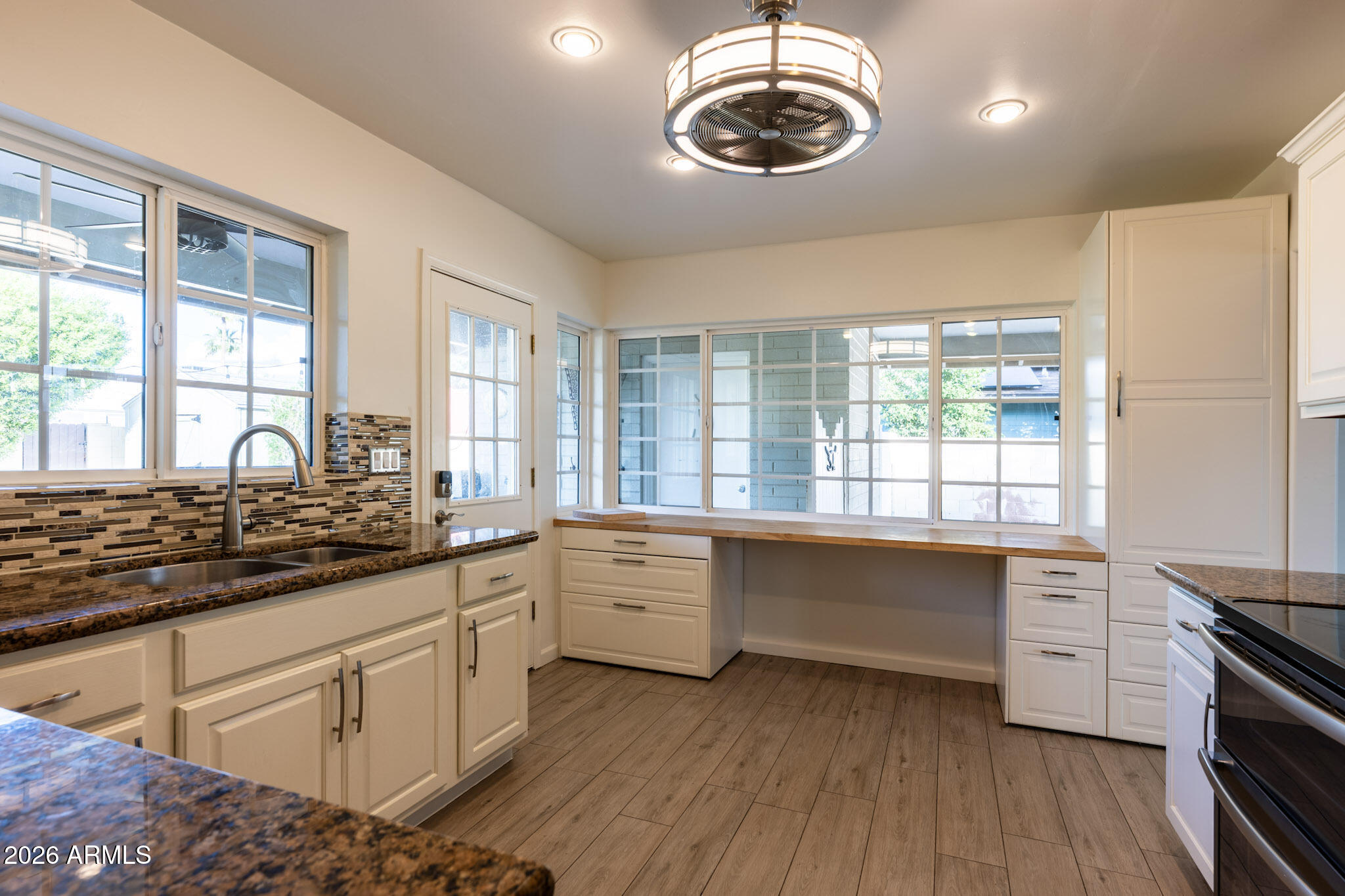 8322 E WILSHIRE Drive