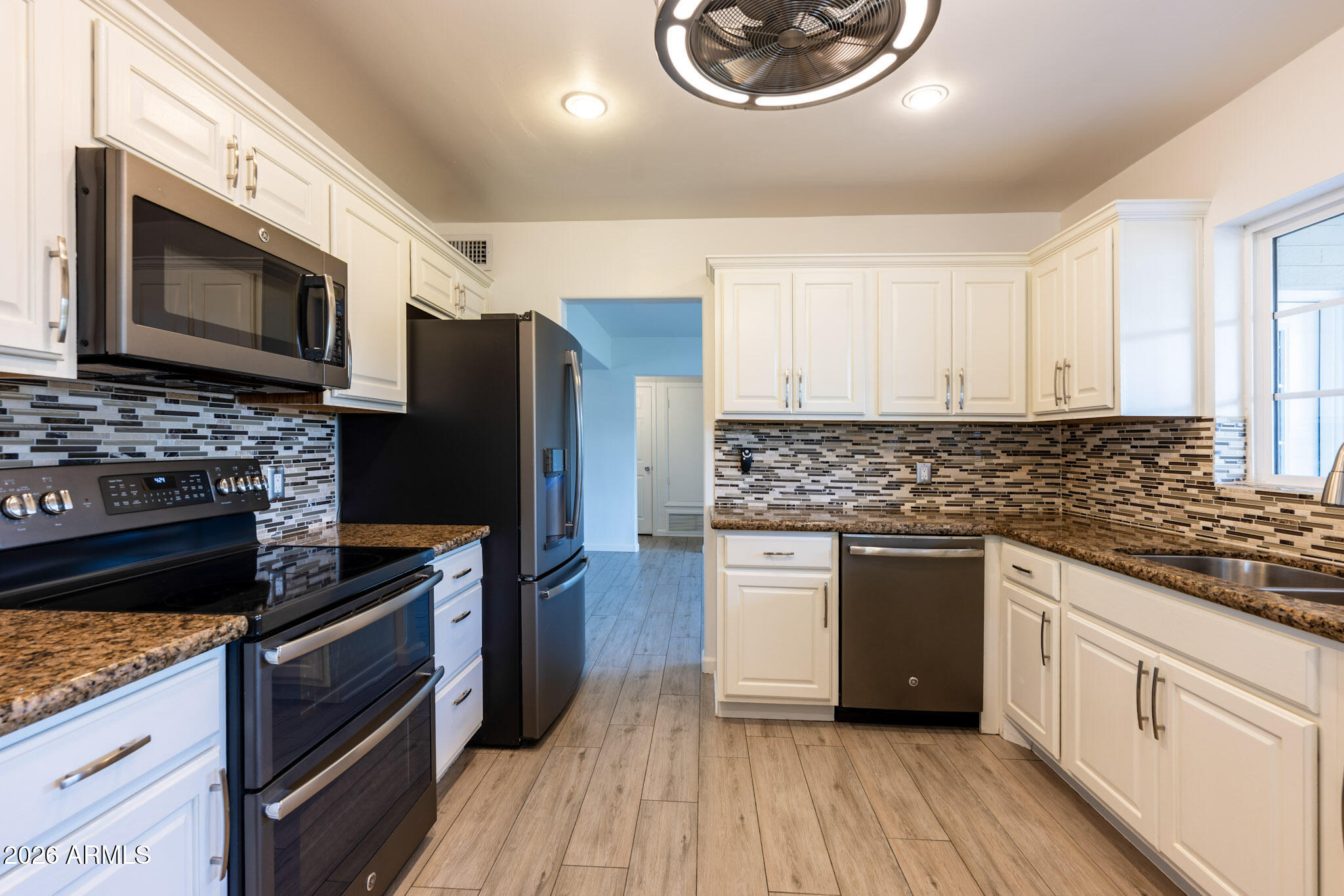 8322 E WILSHIRE Drive