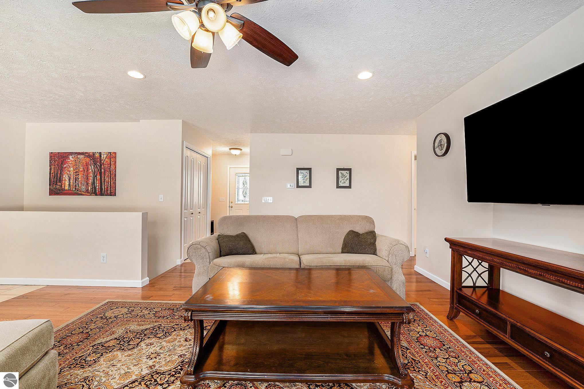 5577 Silver Ridge Drive
