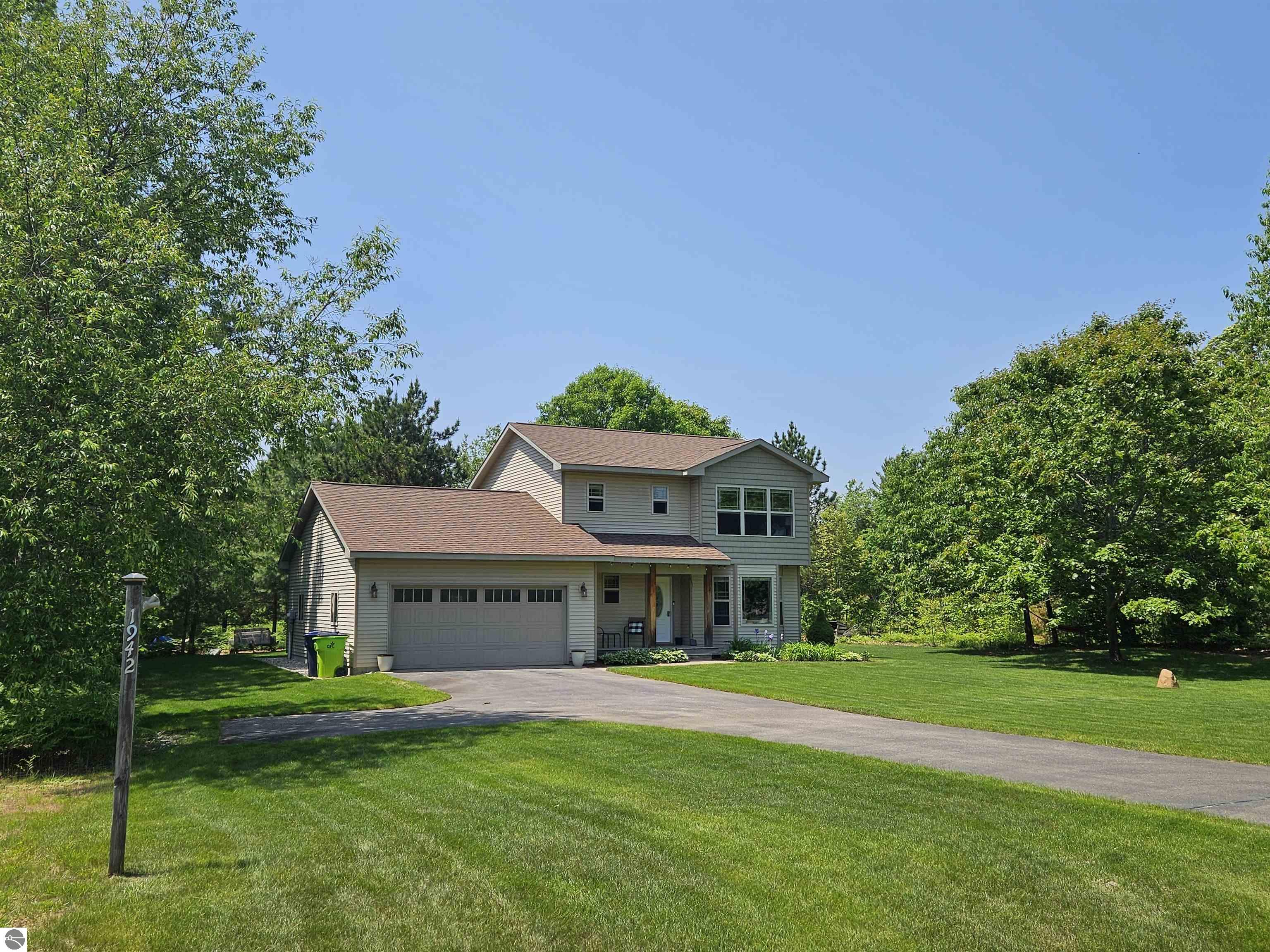 1942 Round Lake Road