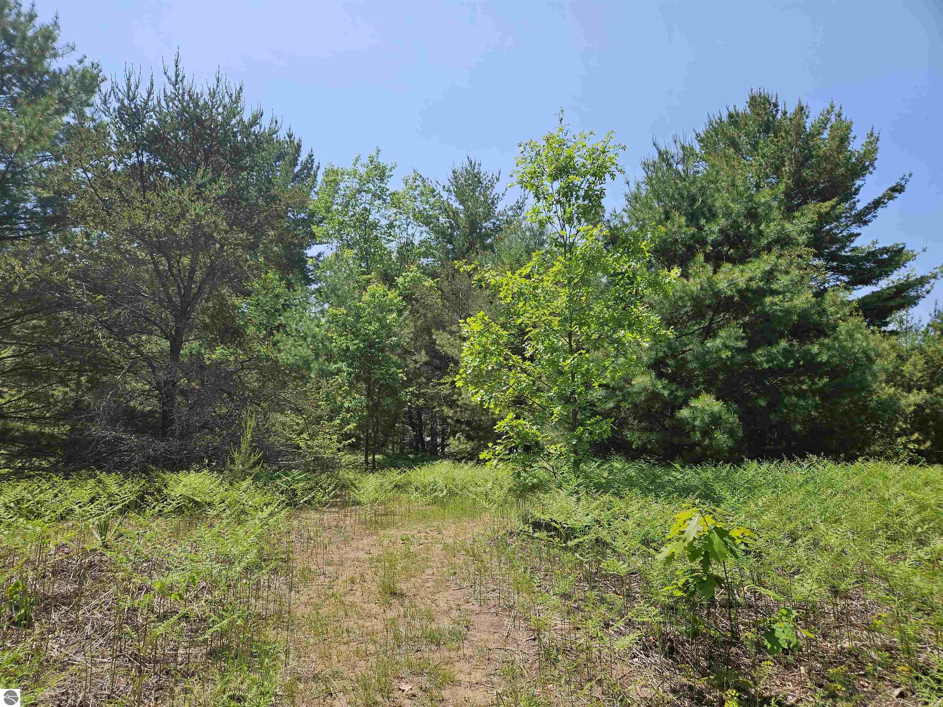 1942 Round Lake Road