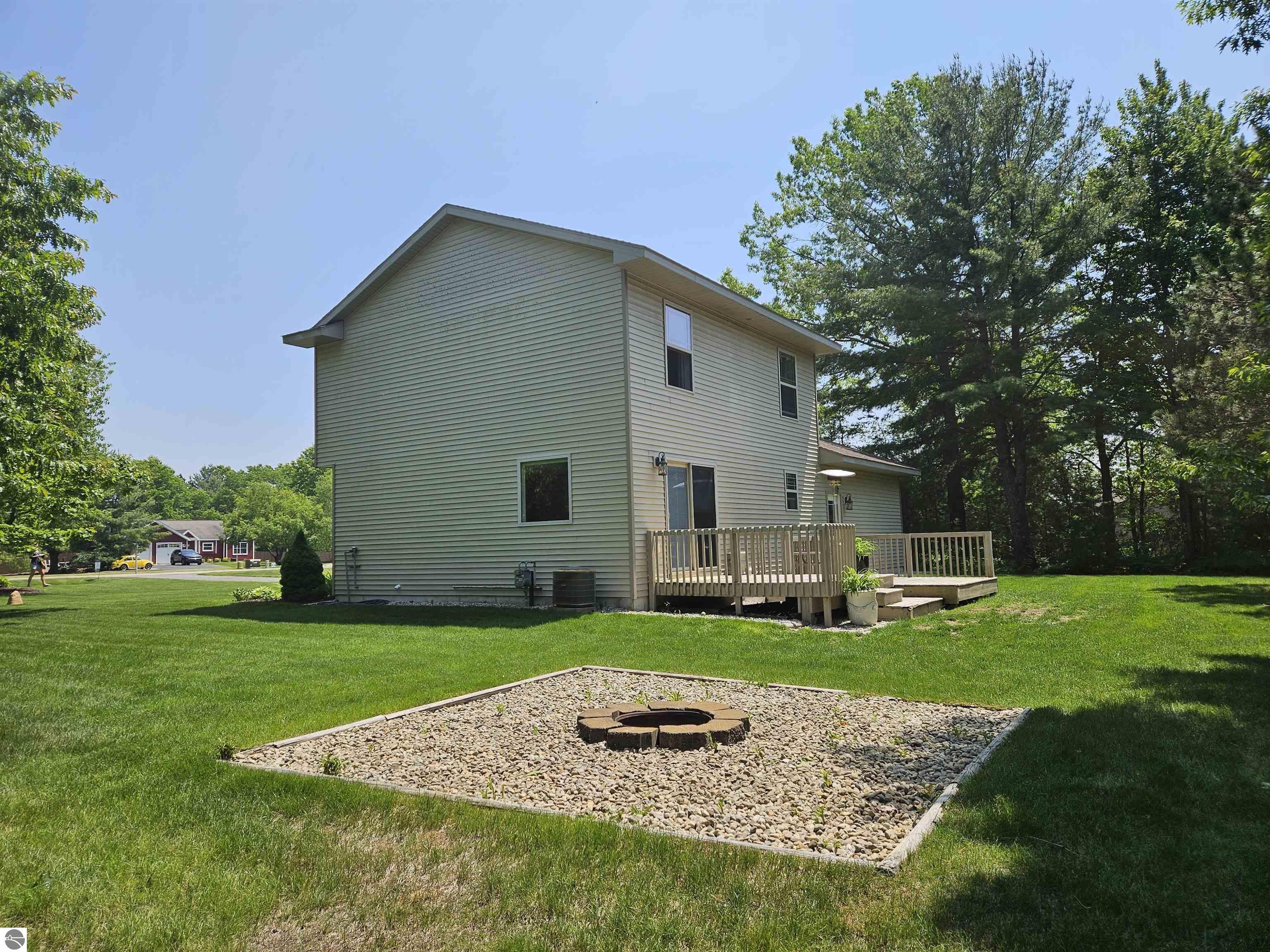 1942 Round Lake Road