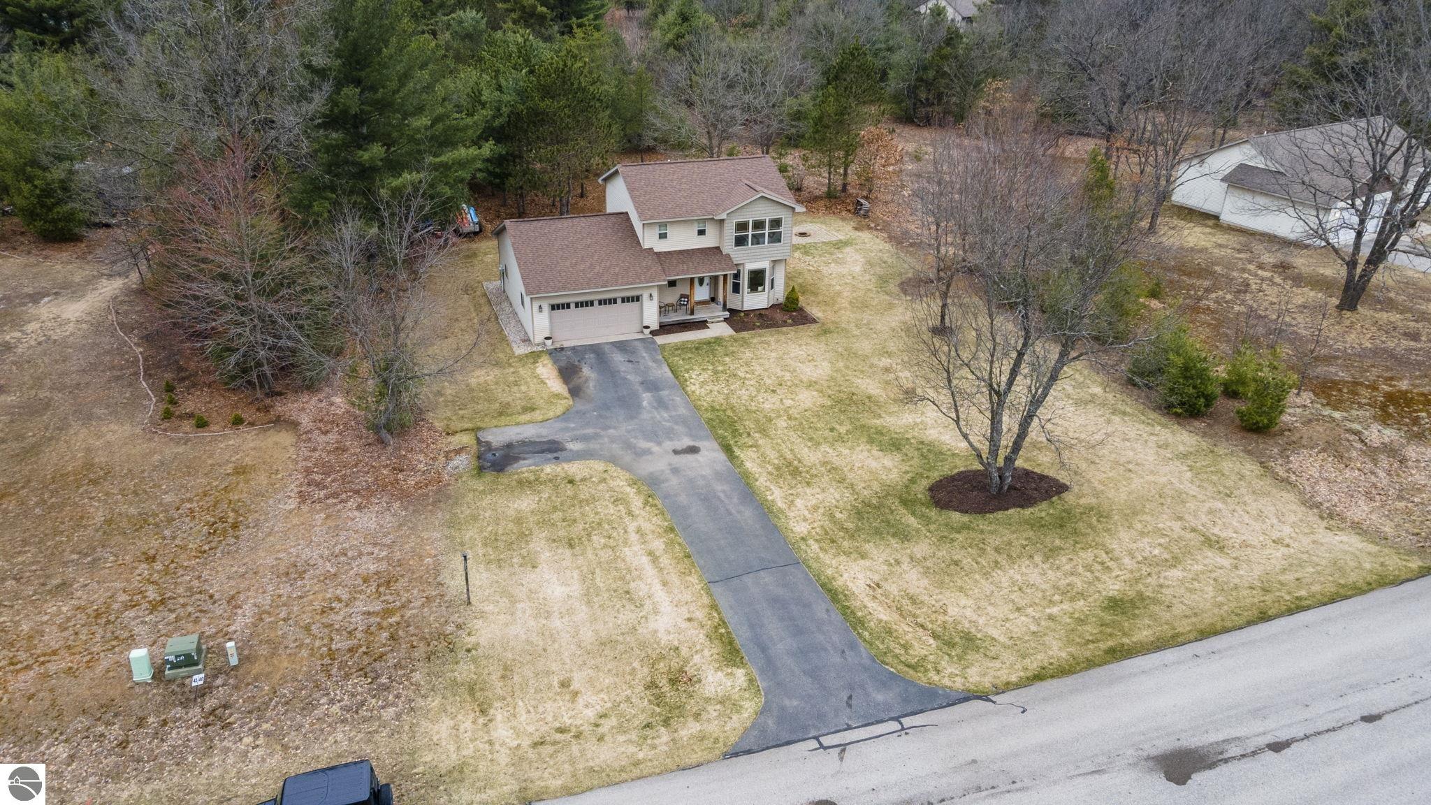 1942 Round Lake Road