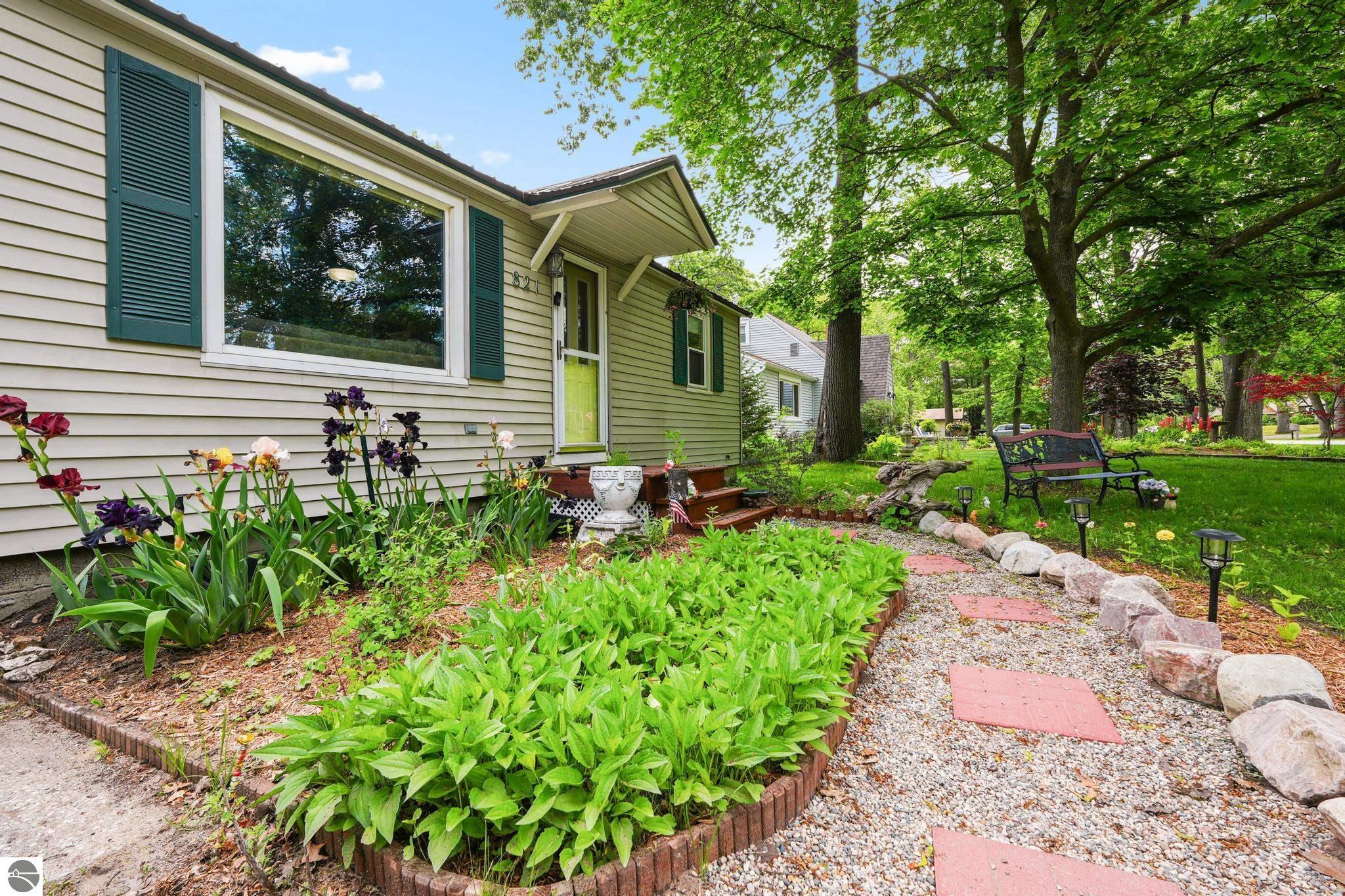 821 Indian Trail Boulevard