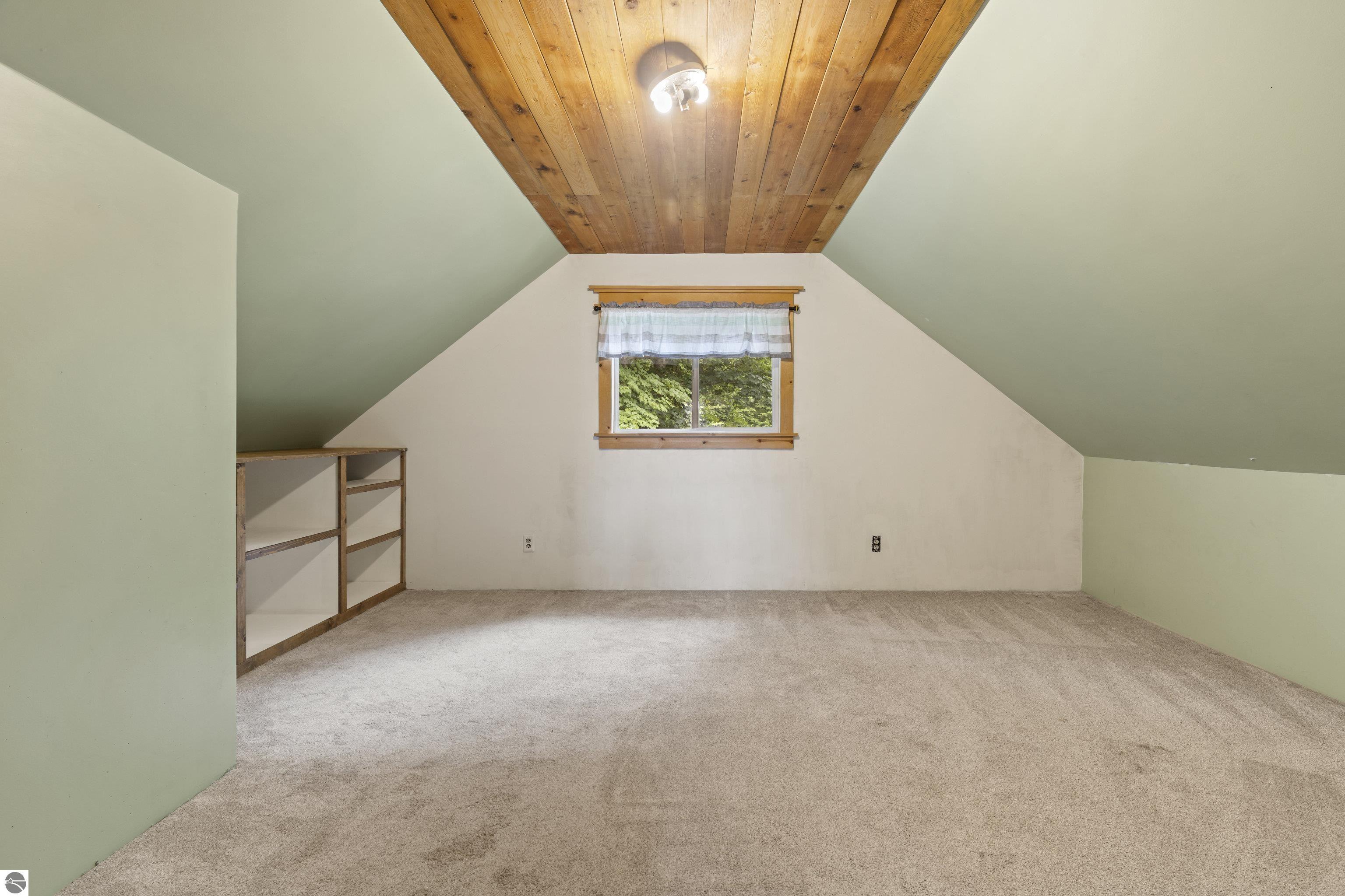 4382 S Vandervoight