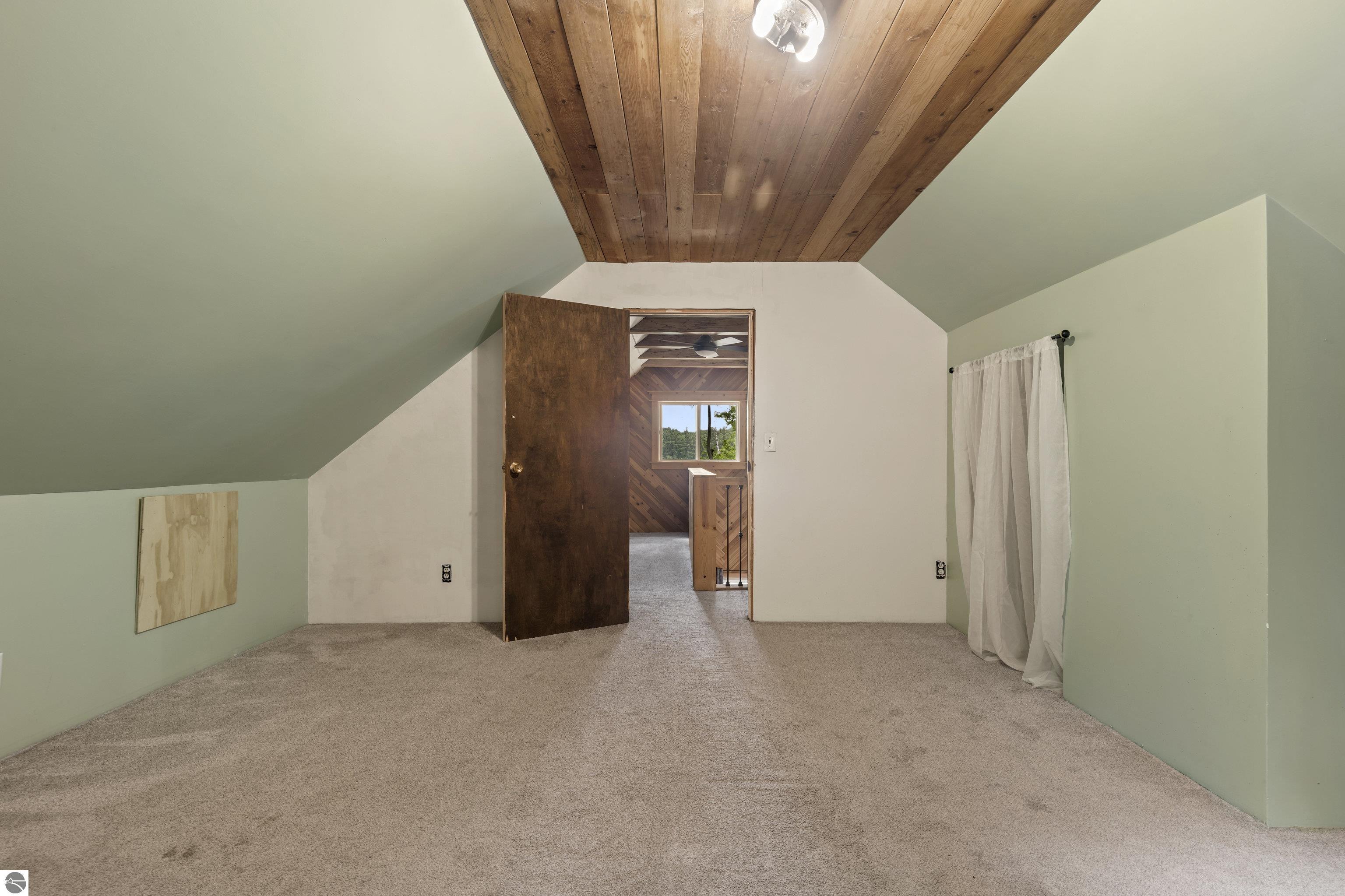 4382 S Vandervoight