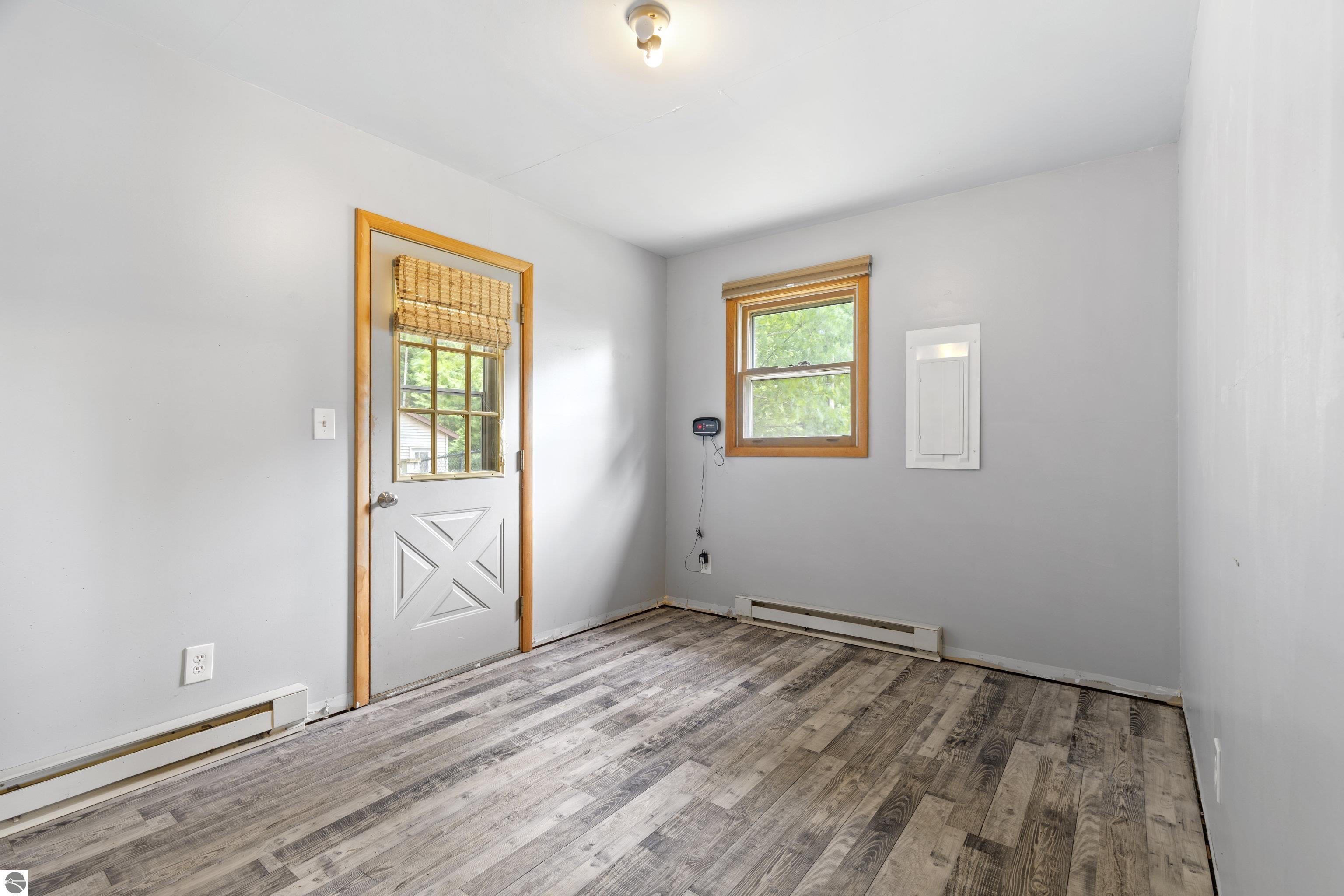 4382 S Vandervoight