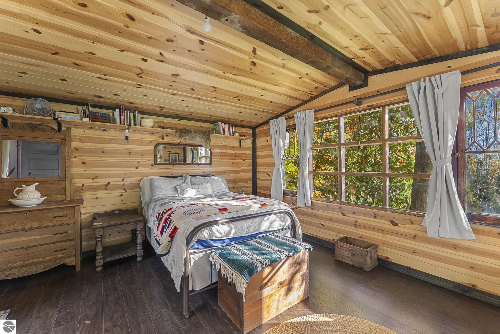 317 S Shabwasung Street