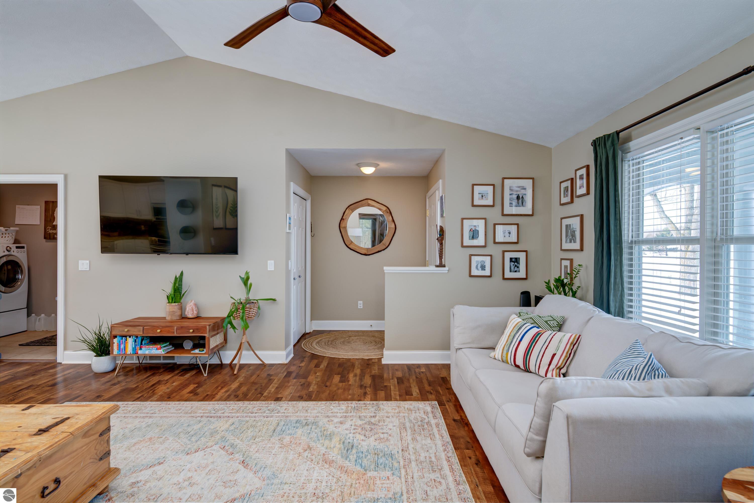 6107 Jeffrey Place