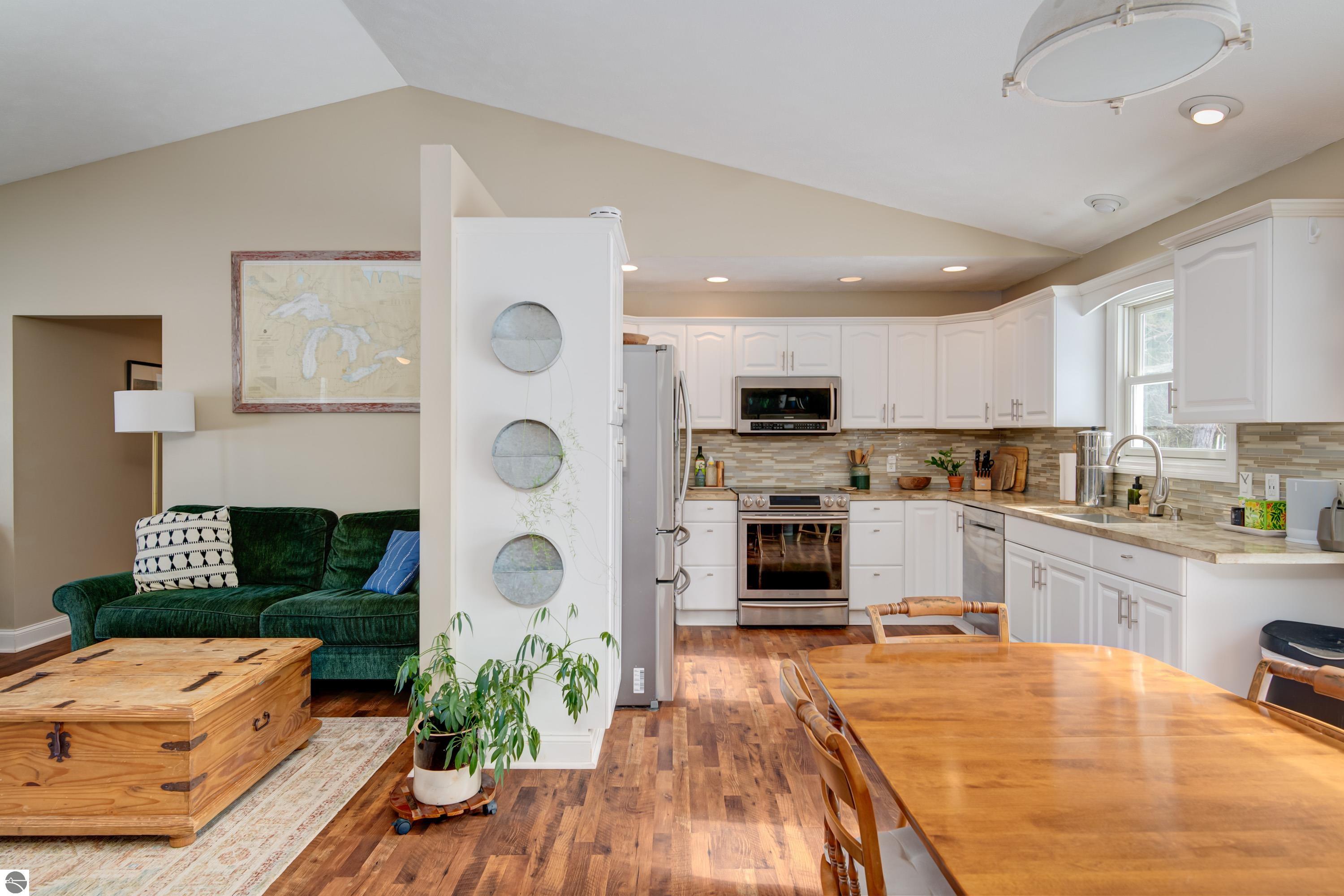 6107 Jeffrey Place