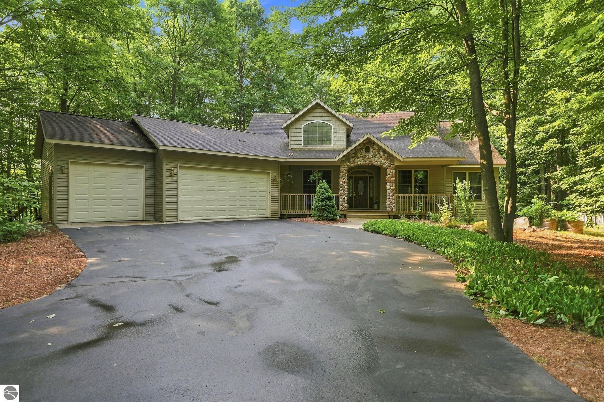 982 Shamrock Lane