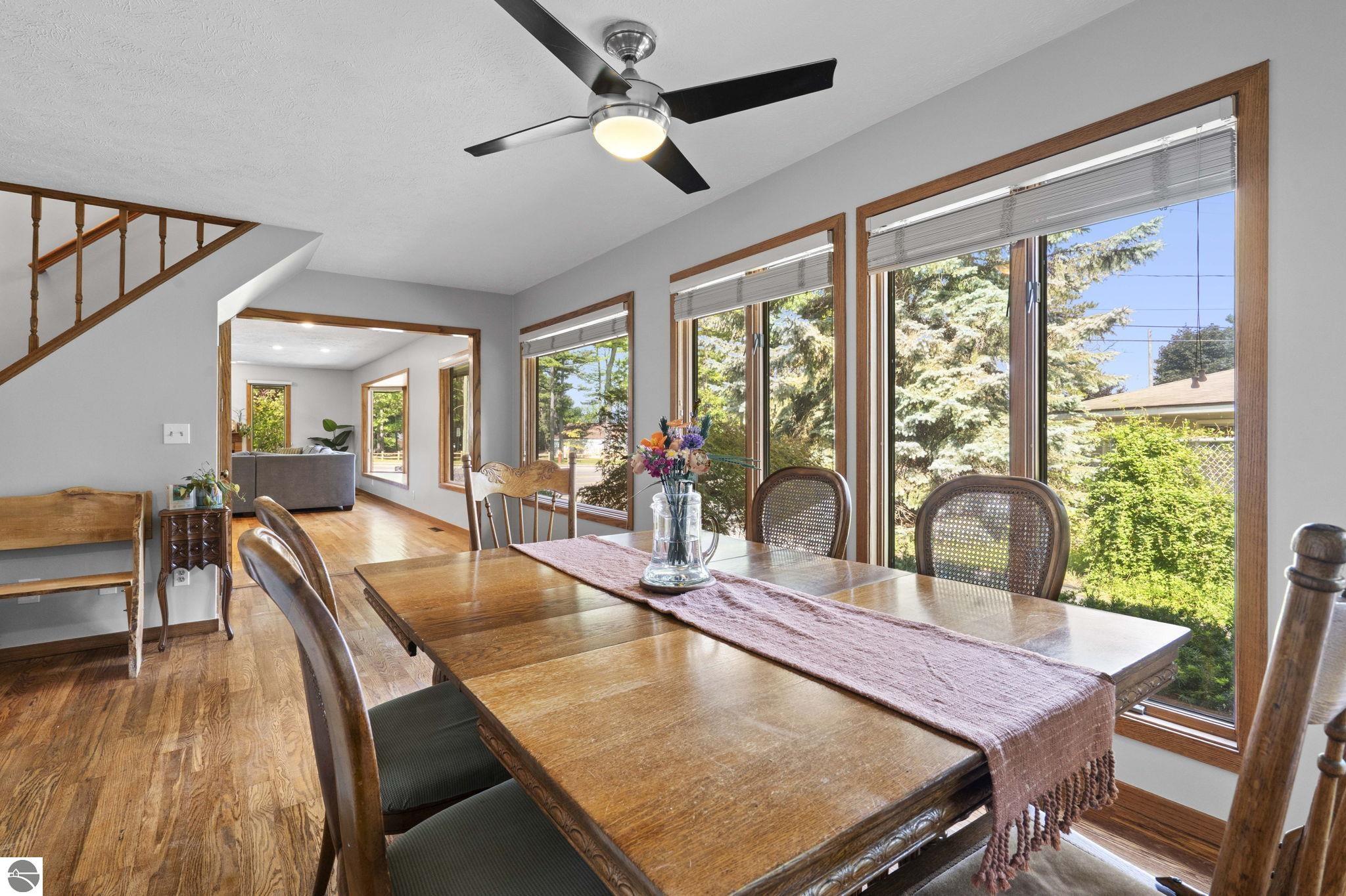 1100 Peninsula Drive
