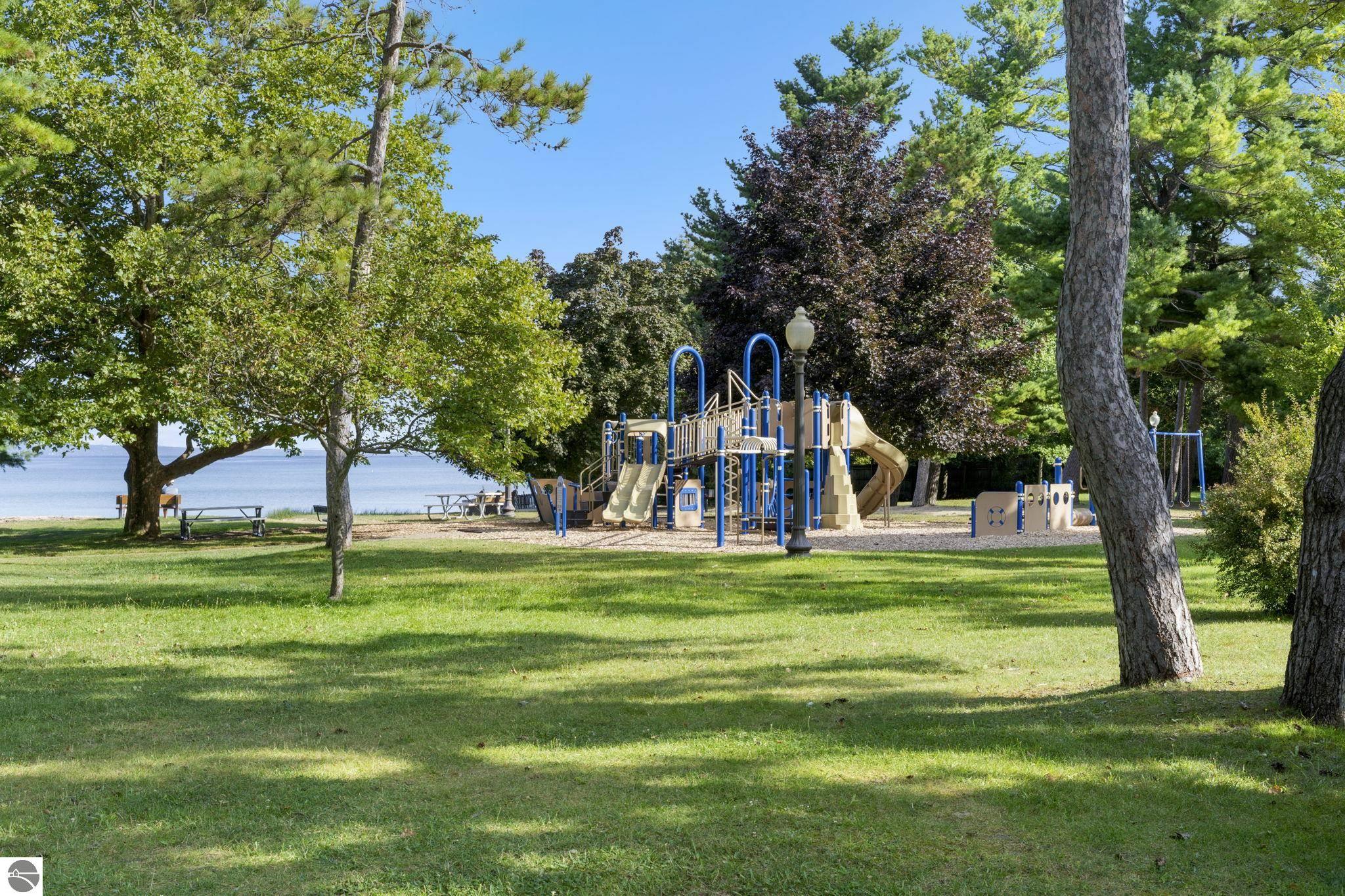 1100 Peninsula Drive