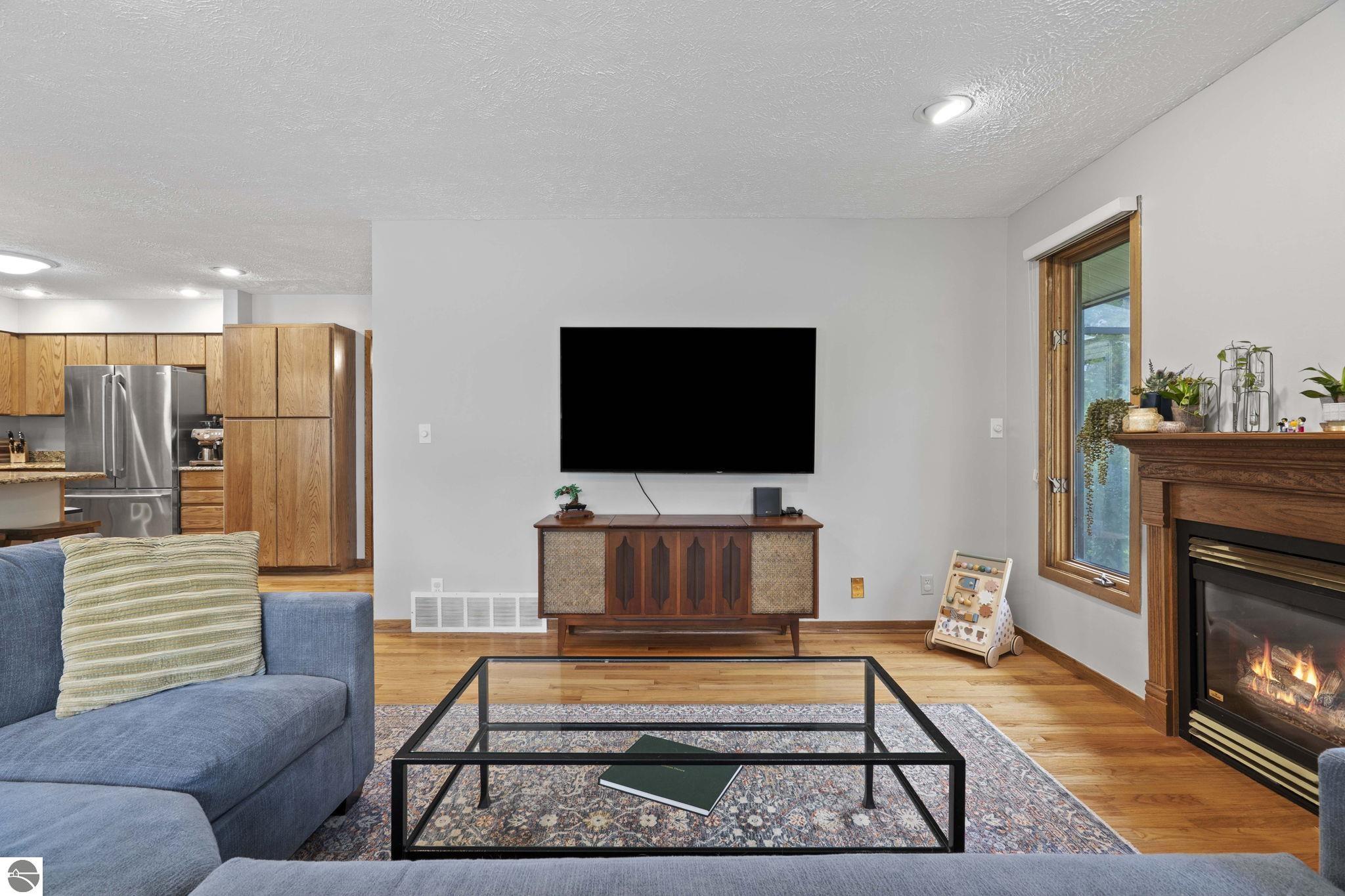 1100 Peninsula Drive