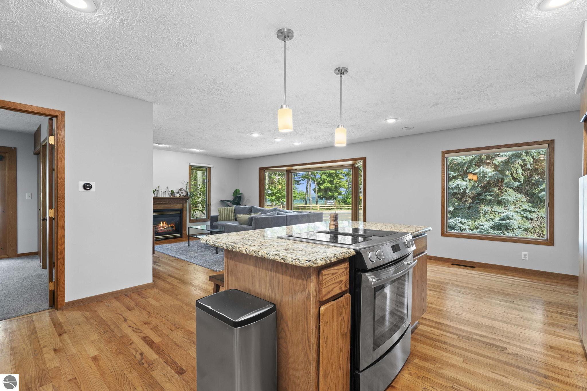 1100 Peninsula Drive