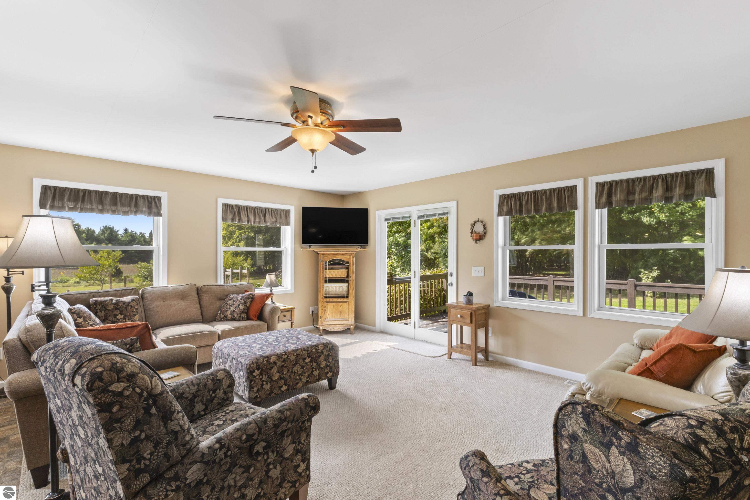 7686 Indian Hill Road