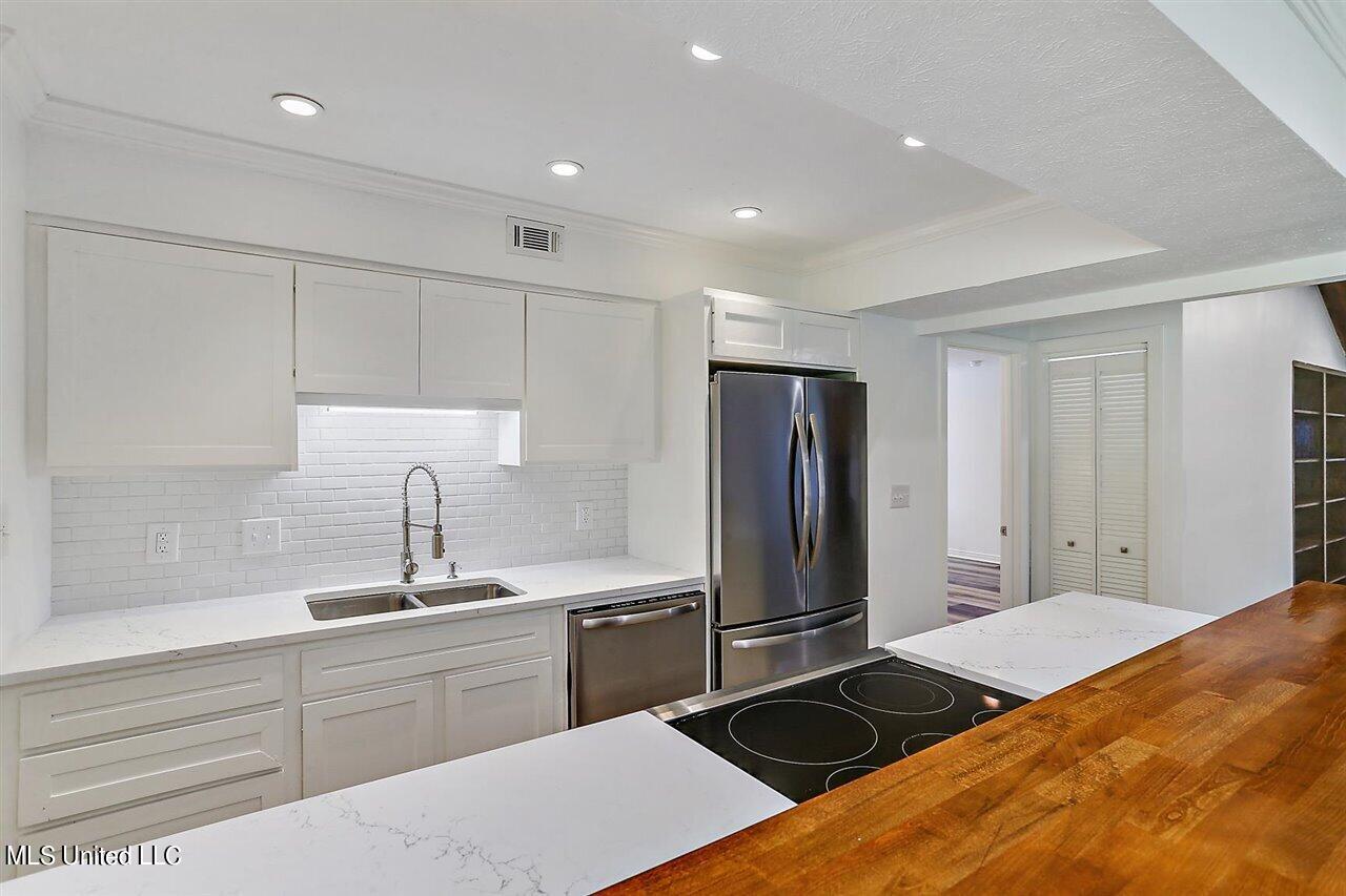 315 Bay Park Drive