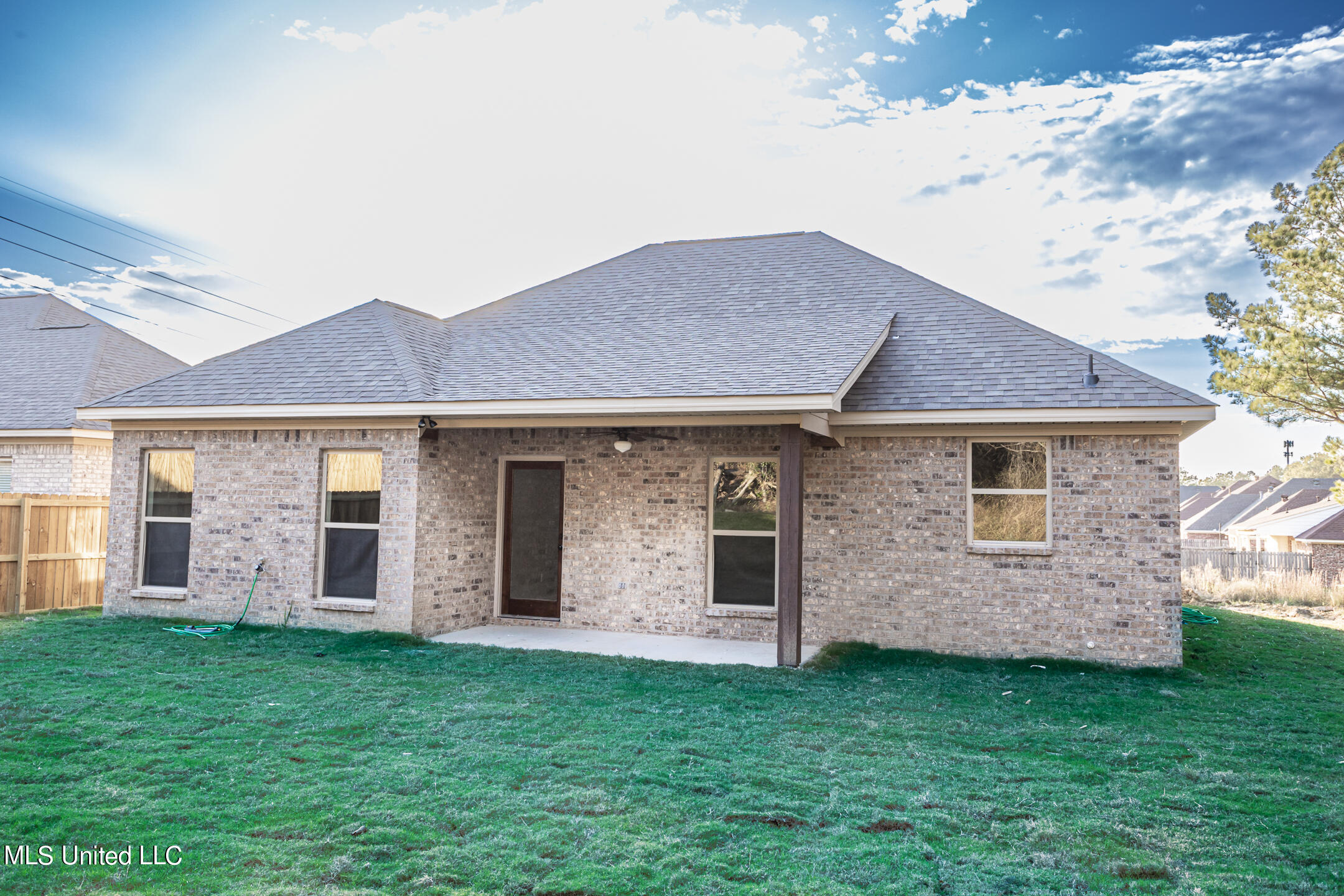 554 Birchwood Boulevard