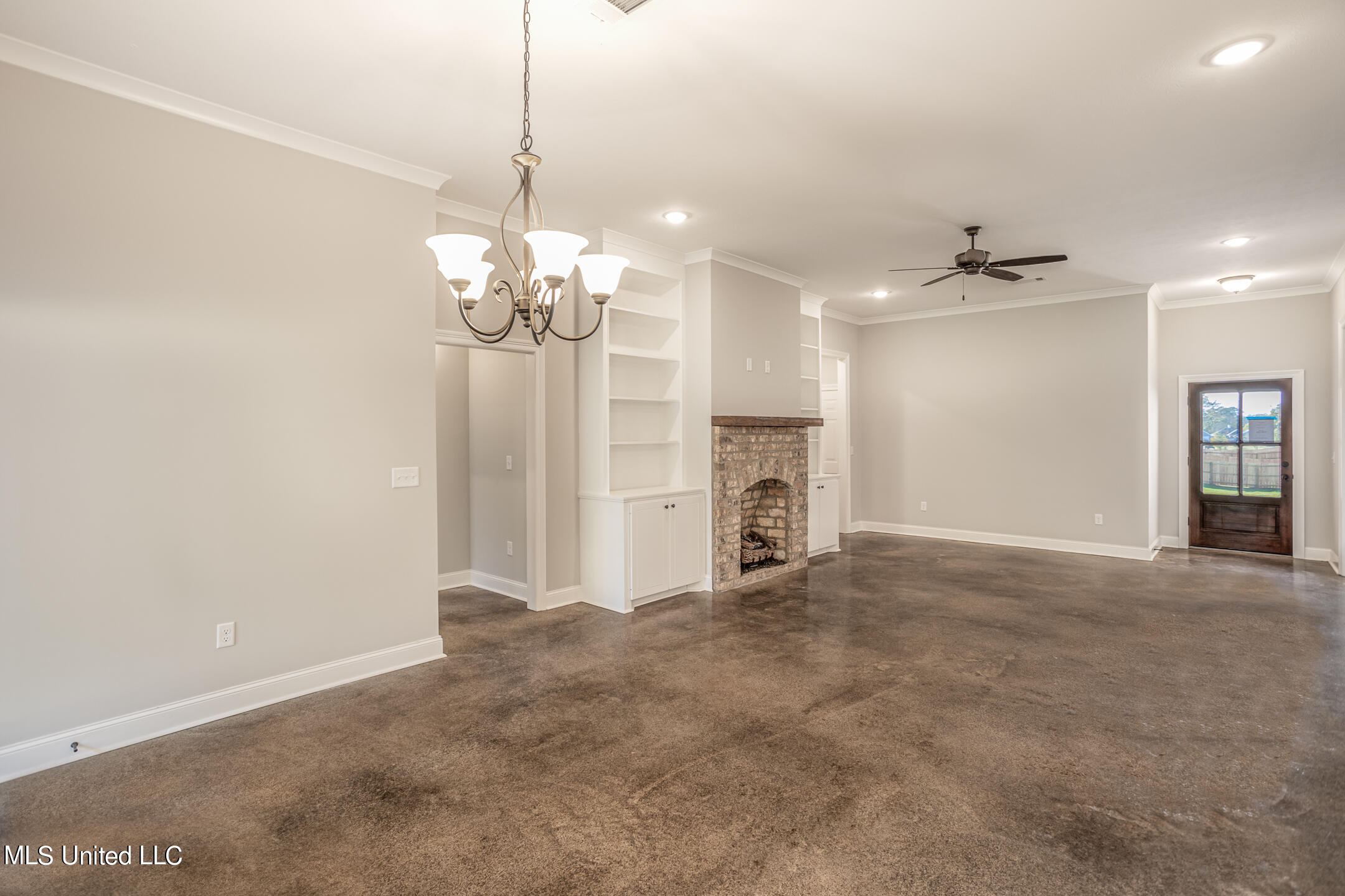 554 Birchwood Boulevard
