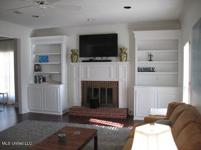 808 Annandale Road