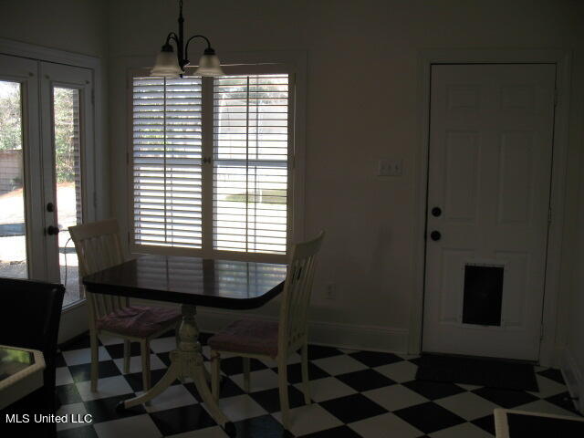 808 Annandale Road